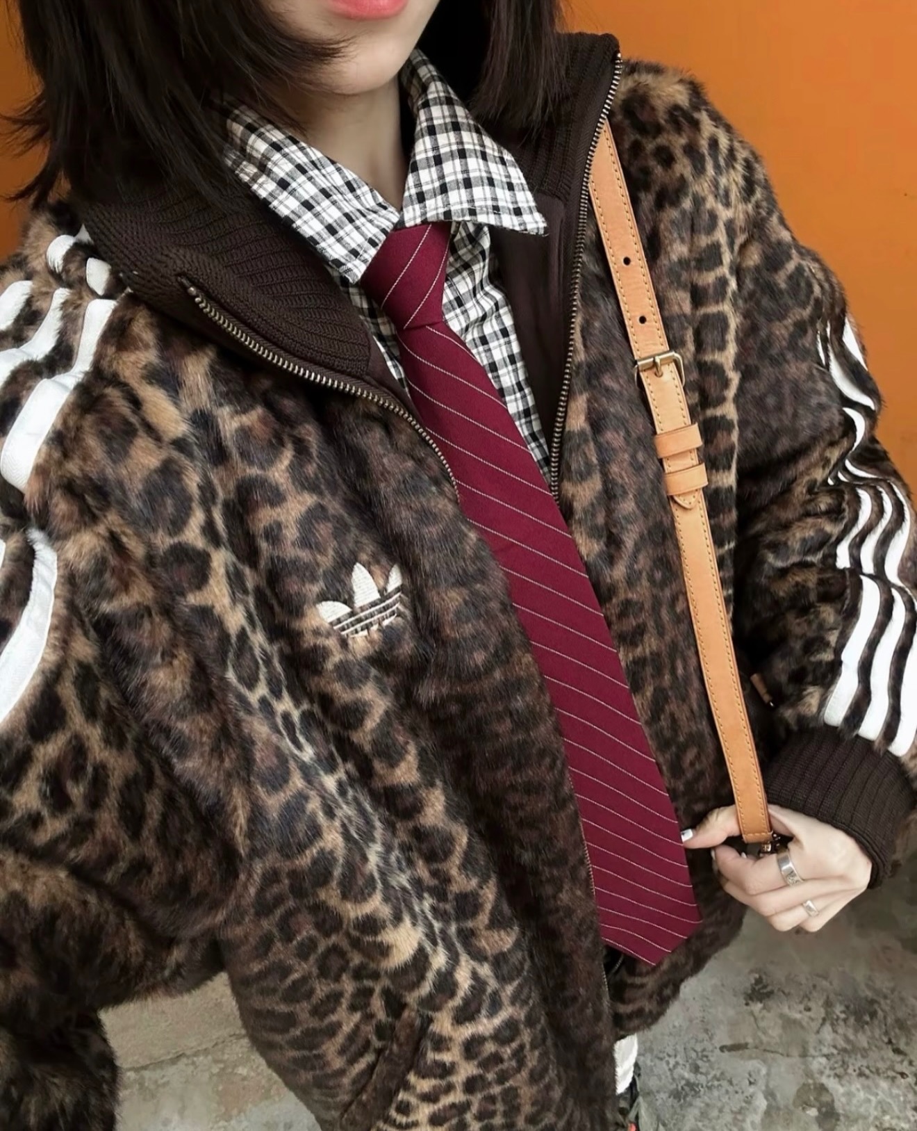 Adidas Originals FW25 JQD TT JACKET 豹紋仿毛絨外套拉鍊外套 KU9407