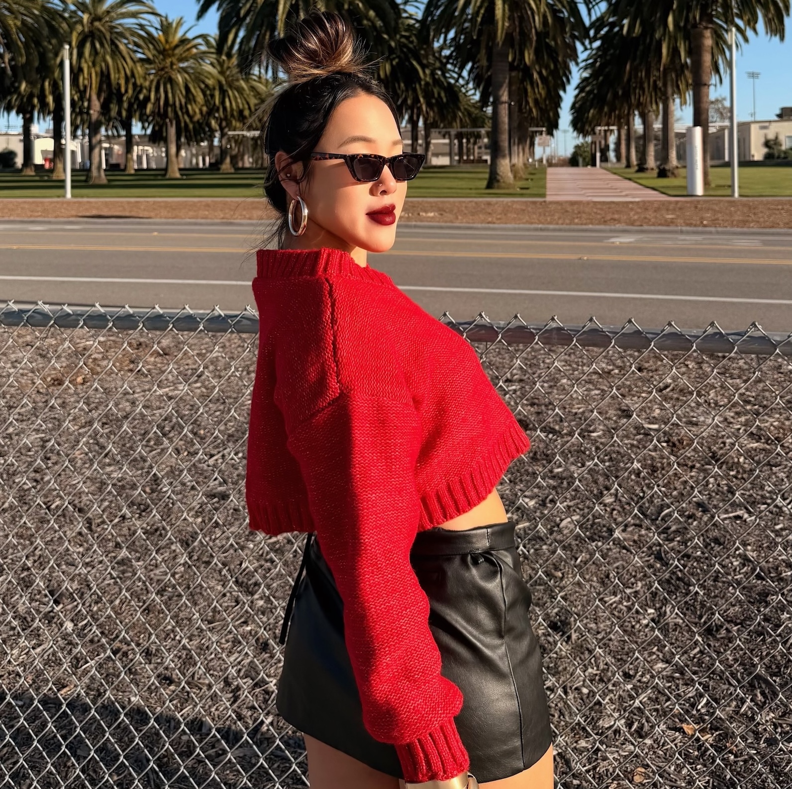 紅紅火火♥️V領寬鬆短版毛衣