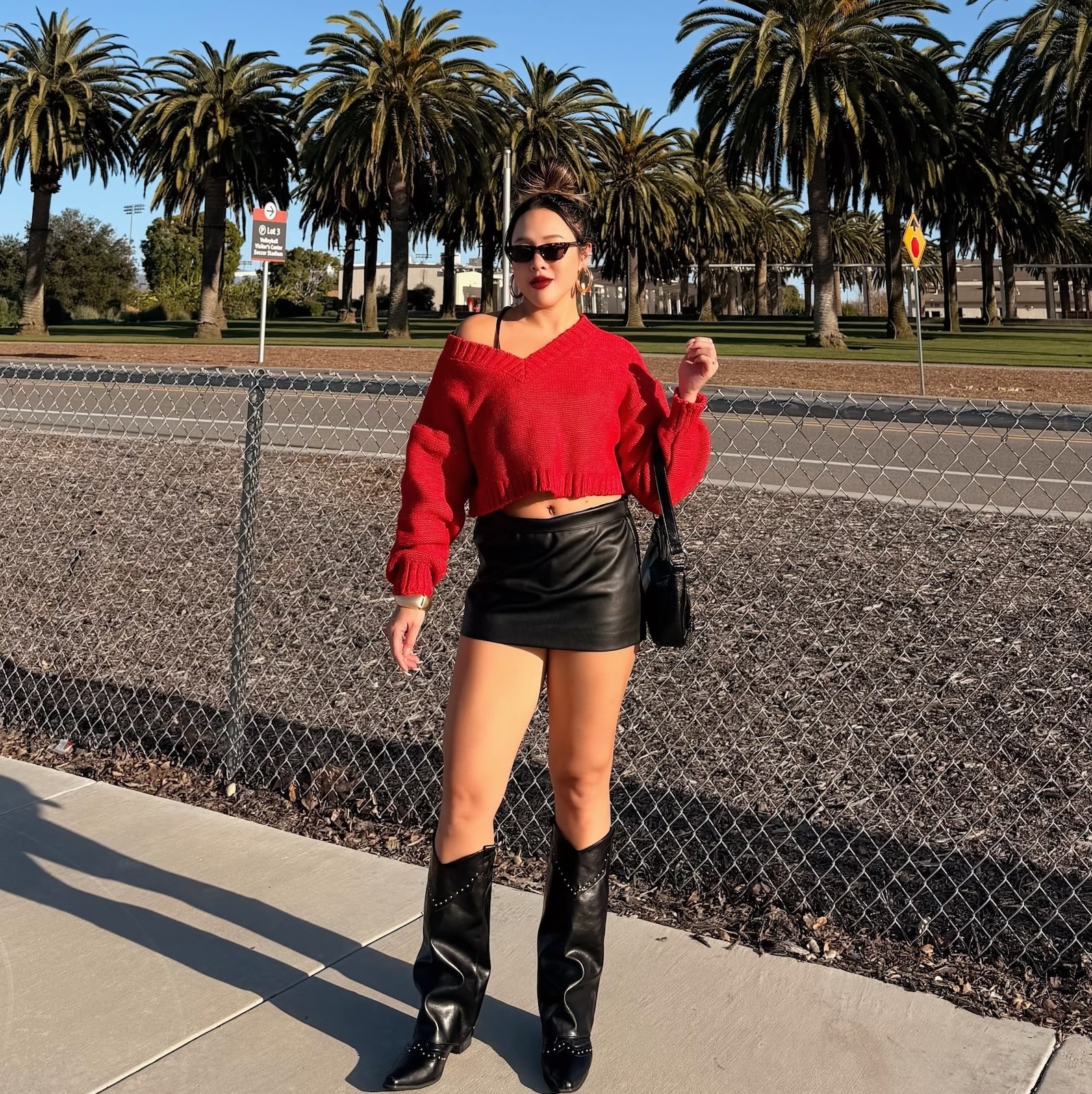 紅紅火火♥️V領寬鬆短版毛衣