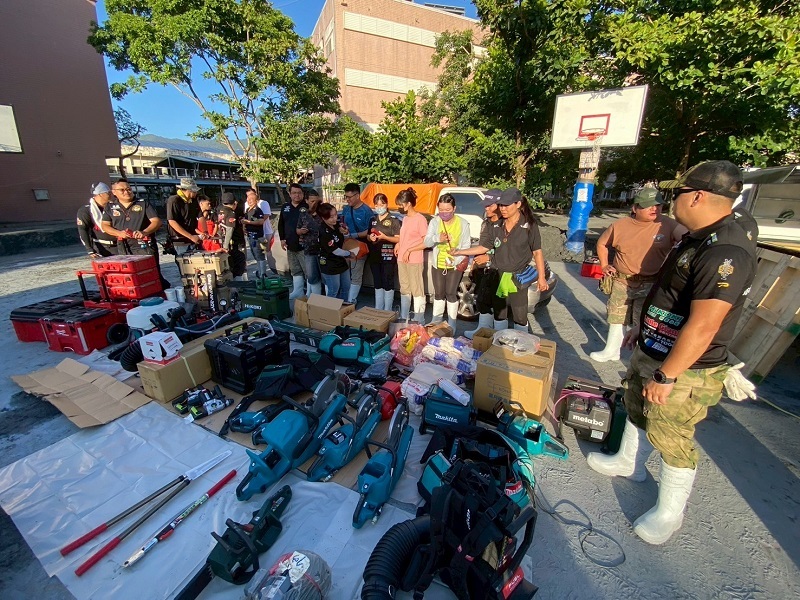 光復國中成為花蓮救災現場民兵團的前進作戰基地，在現場統整裝備分發救援