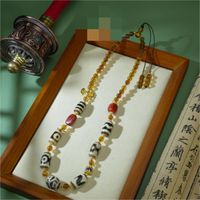 0205XZ18-西藏天珠-琥珀龜背蓮心多寶項鏈（A18）