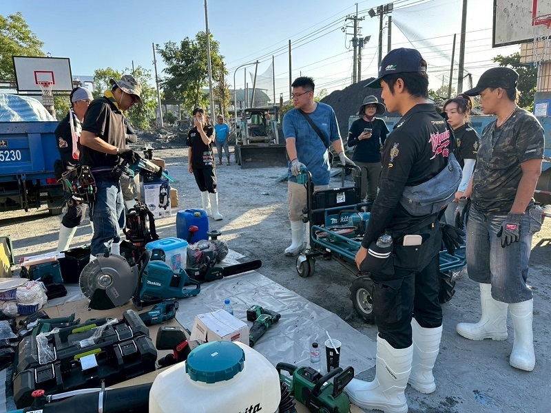 PATRONI 安全鞋偕同攸惜及新匠堂等職人前往花蓮救災，負責顧好腳部安全