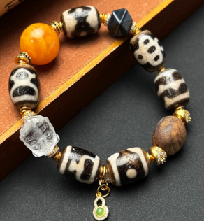 0205XZ46-西藏天珠-老藏料多寶蜜蠟手串（A46）