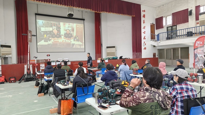 立青與攸惜關懷協會重返光復國中舉辦水電實作課程