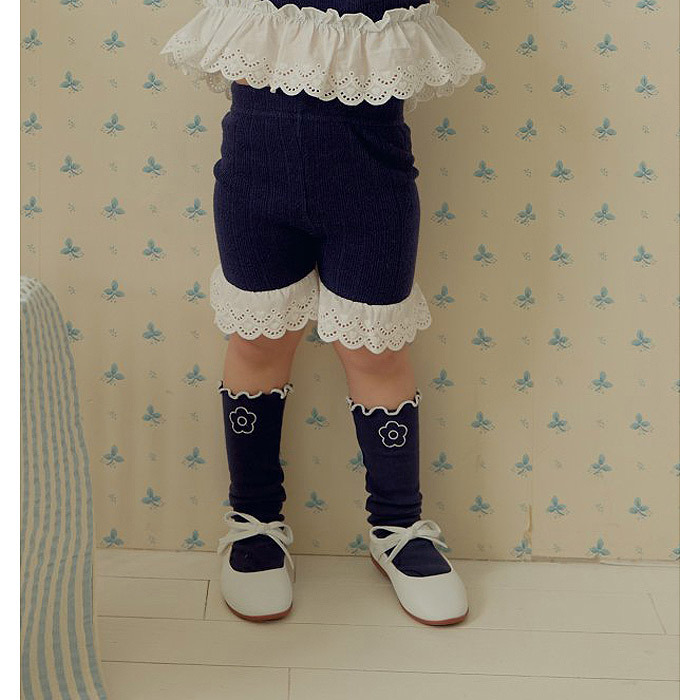 正韓春ueo 兩色花邊內搭褲