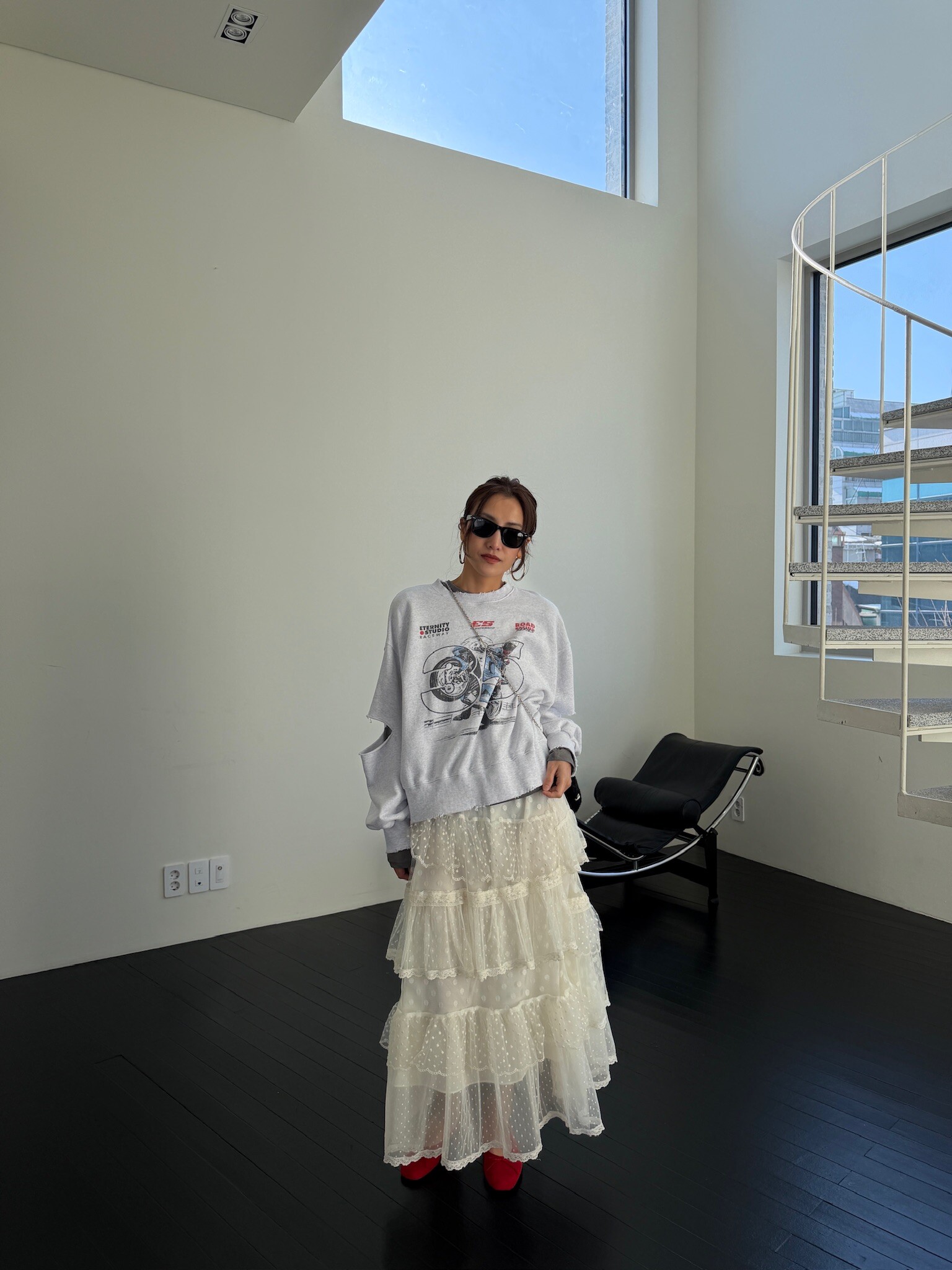 Cut out cropped sweatshirt