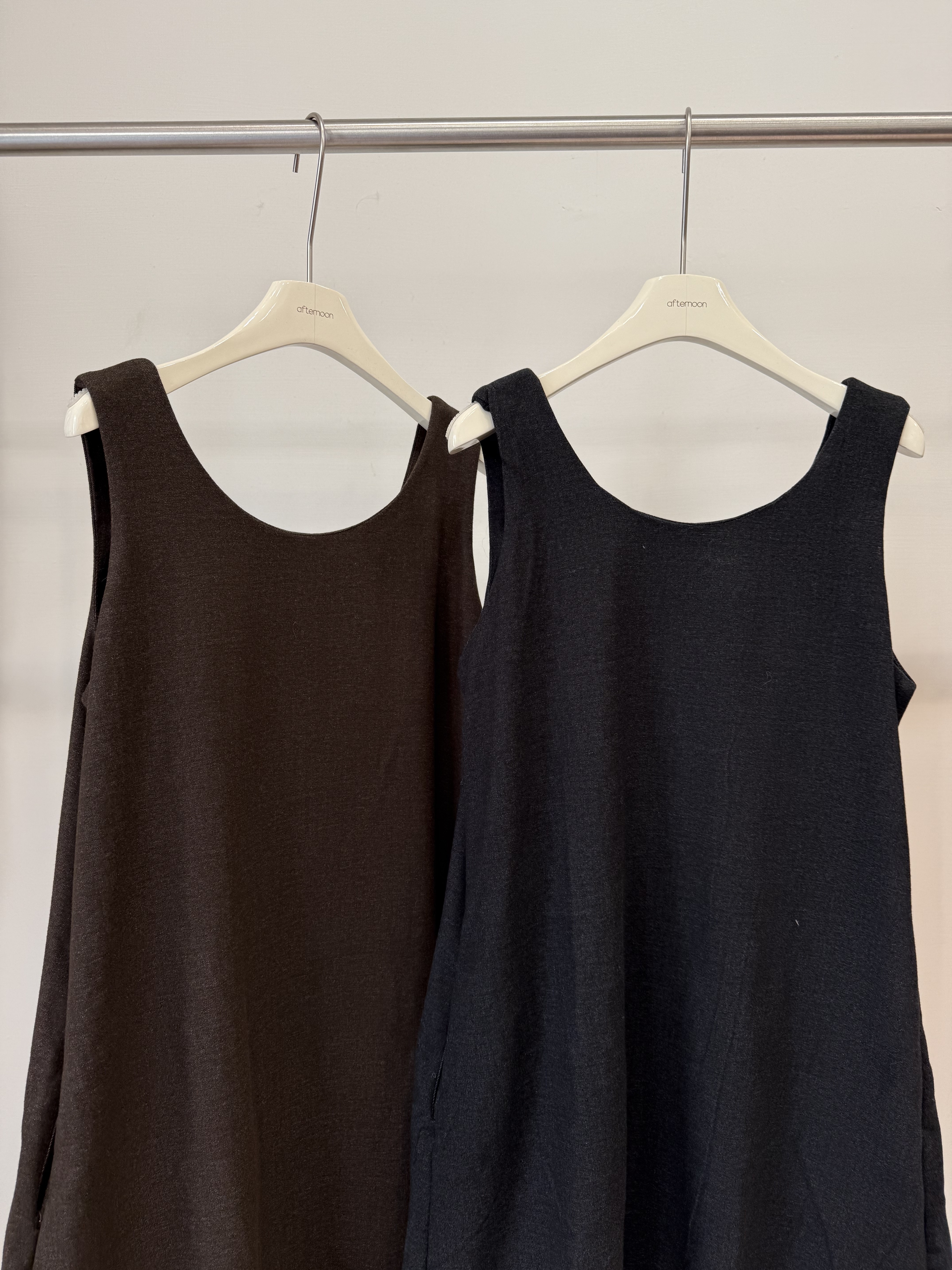 889 木耳邊圓領背心短洋