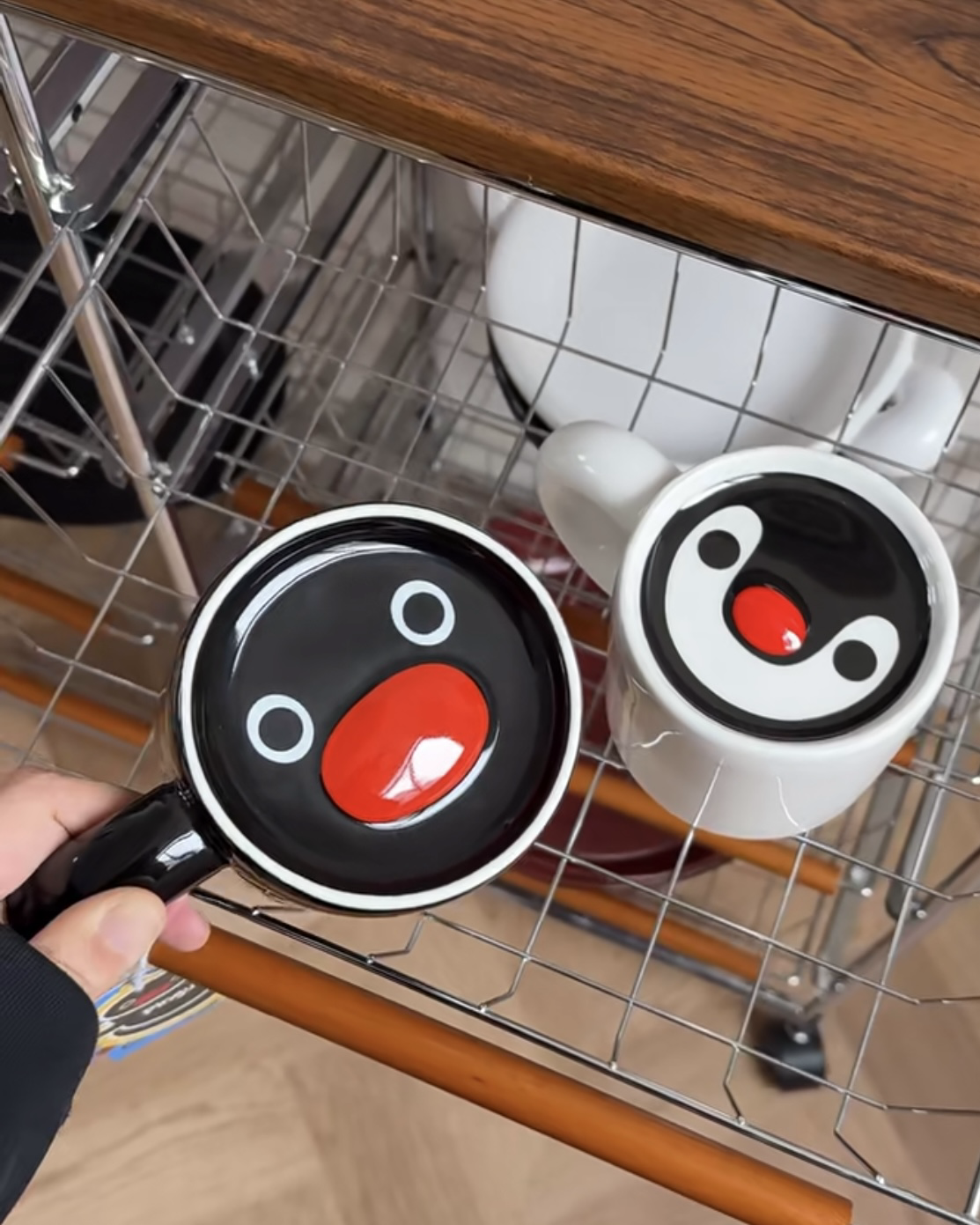 <正版授權>PINGU 企鵝家族 躲貓貓 陶瓷杯碟 馬克杯