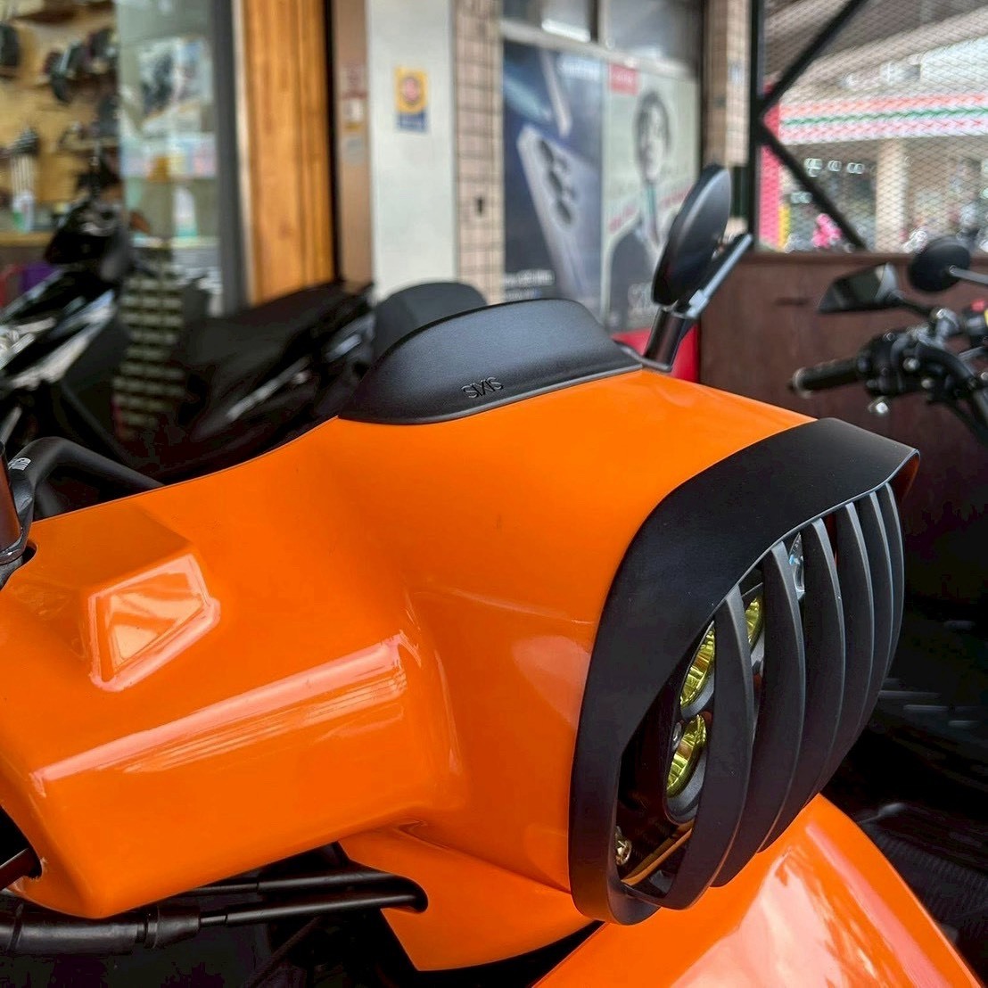 SIXIS SUI 小風檔 / 小風鏡