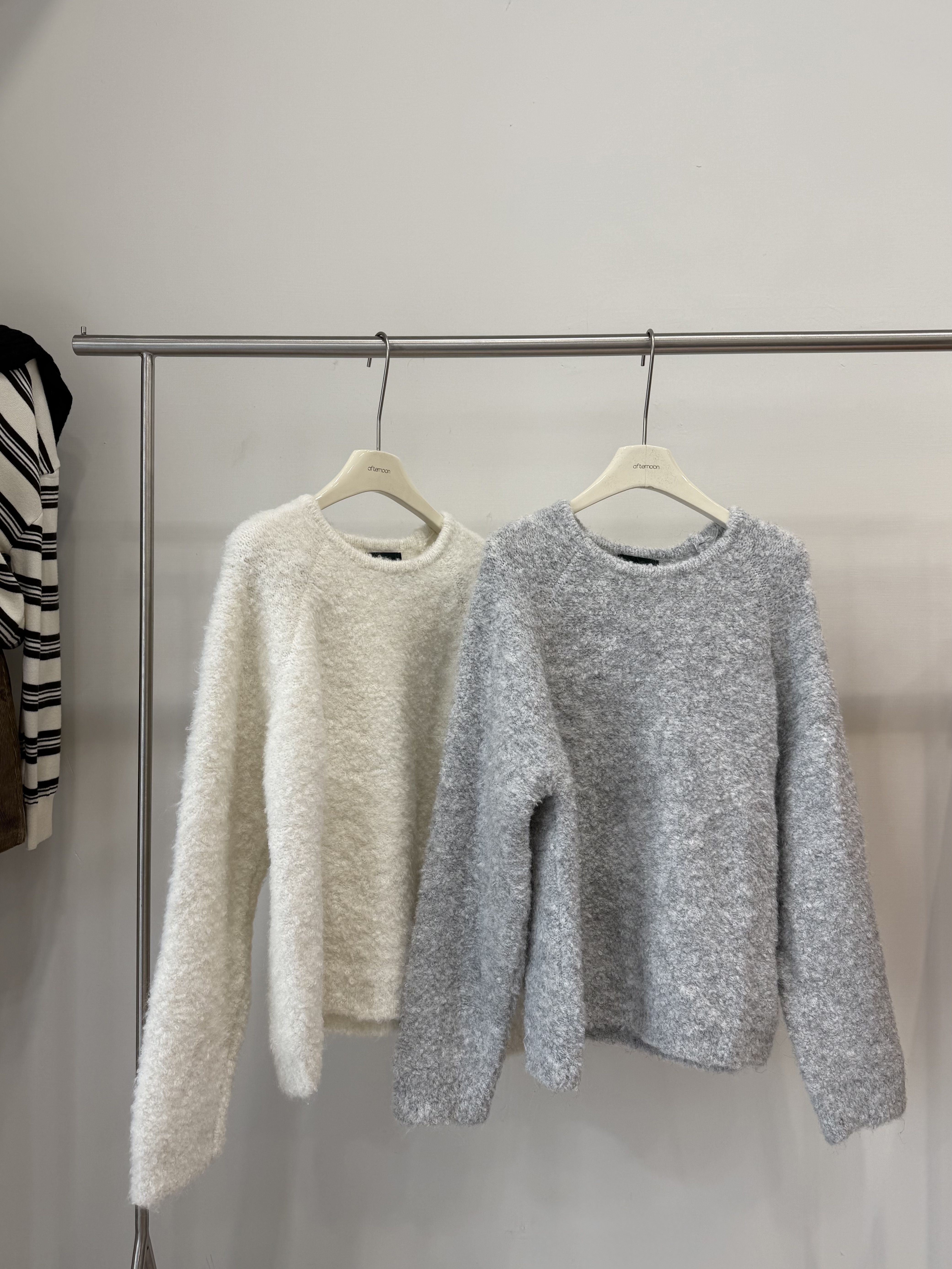 205 圓領捲捲毛毛衣