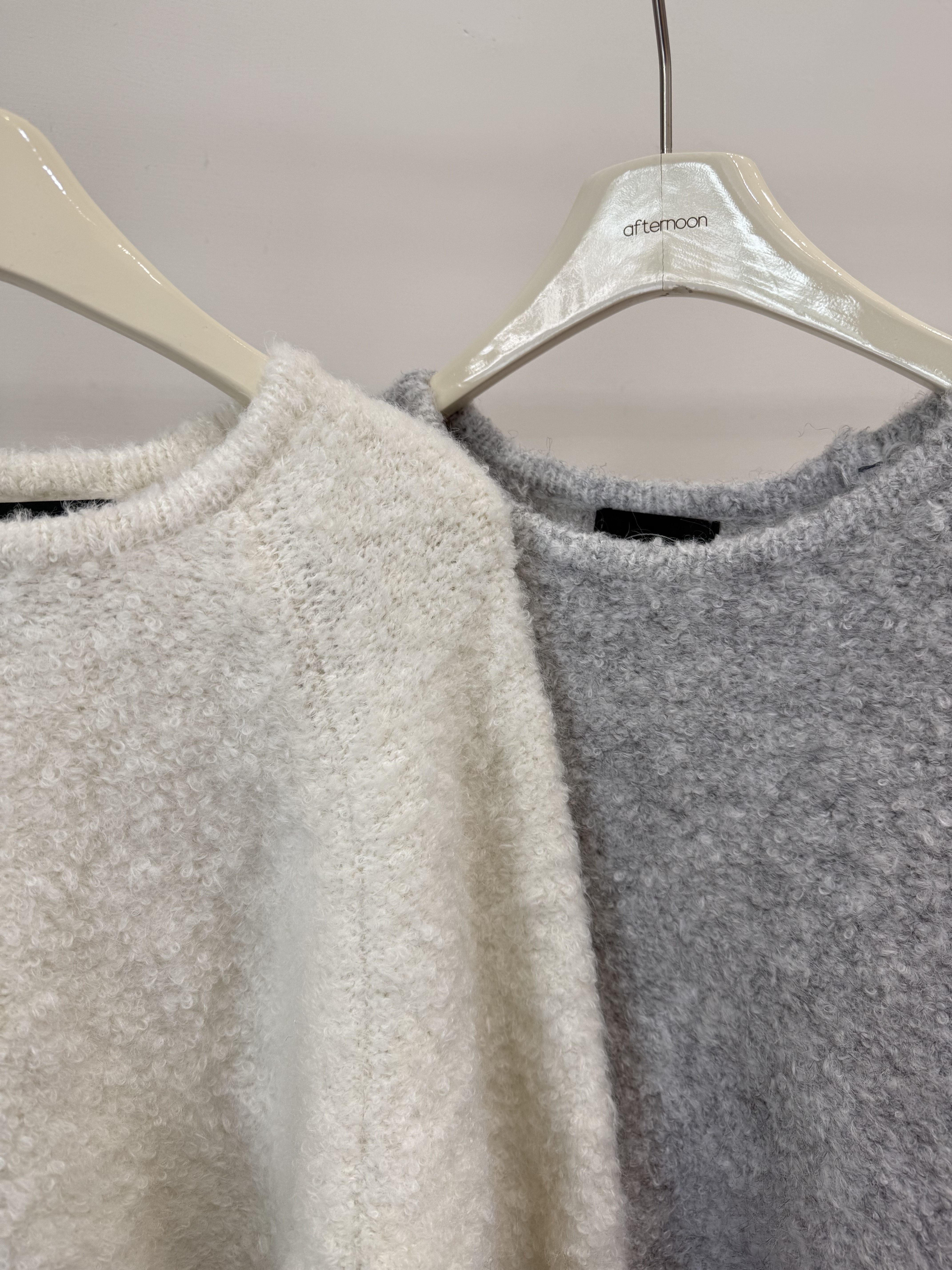 205 圓領捲捲毛毛衣