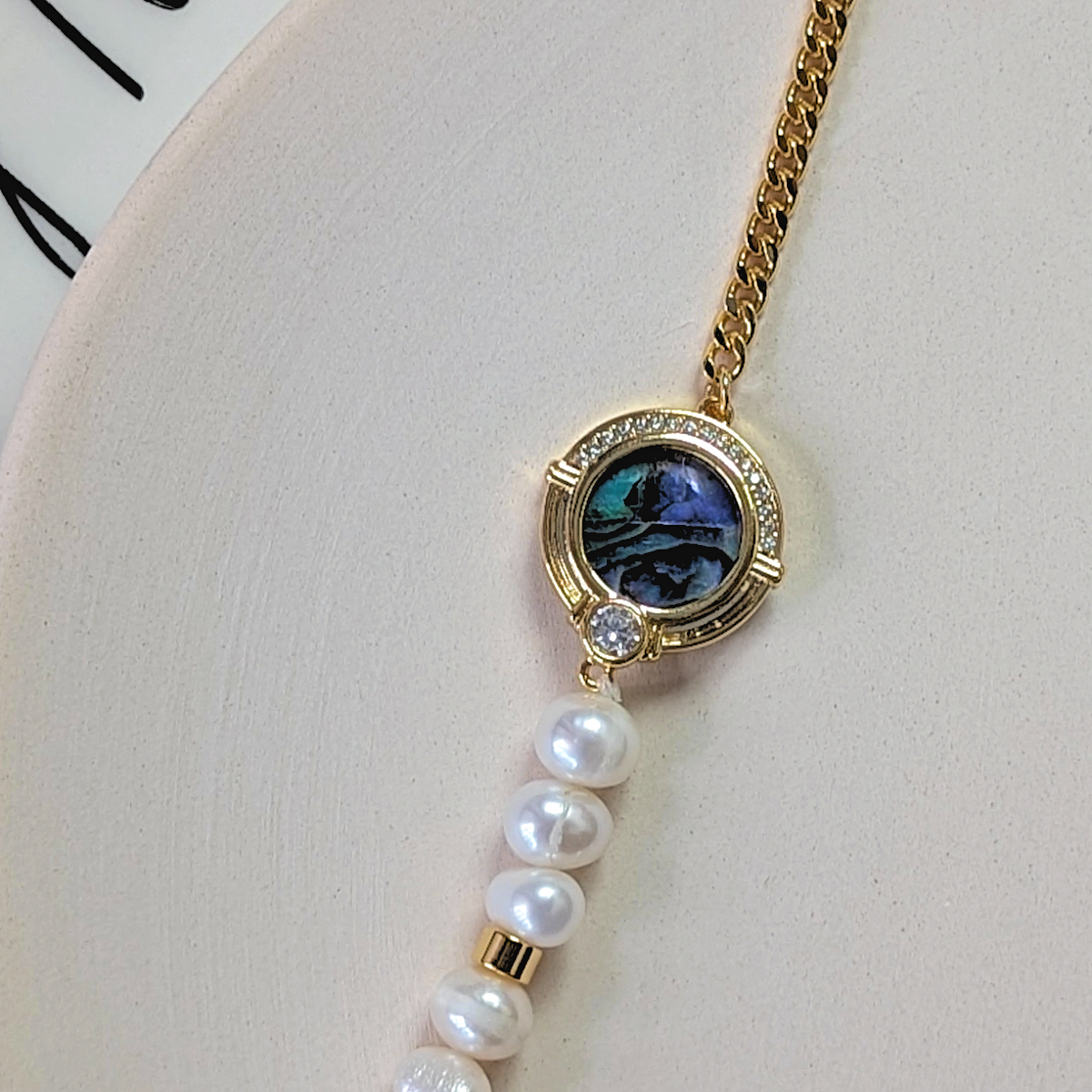Shell Medallion｜彩貝圓墜淡水珍珠拼接手鍊