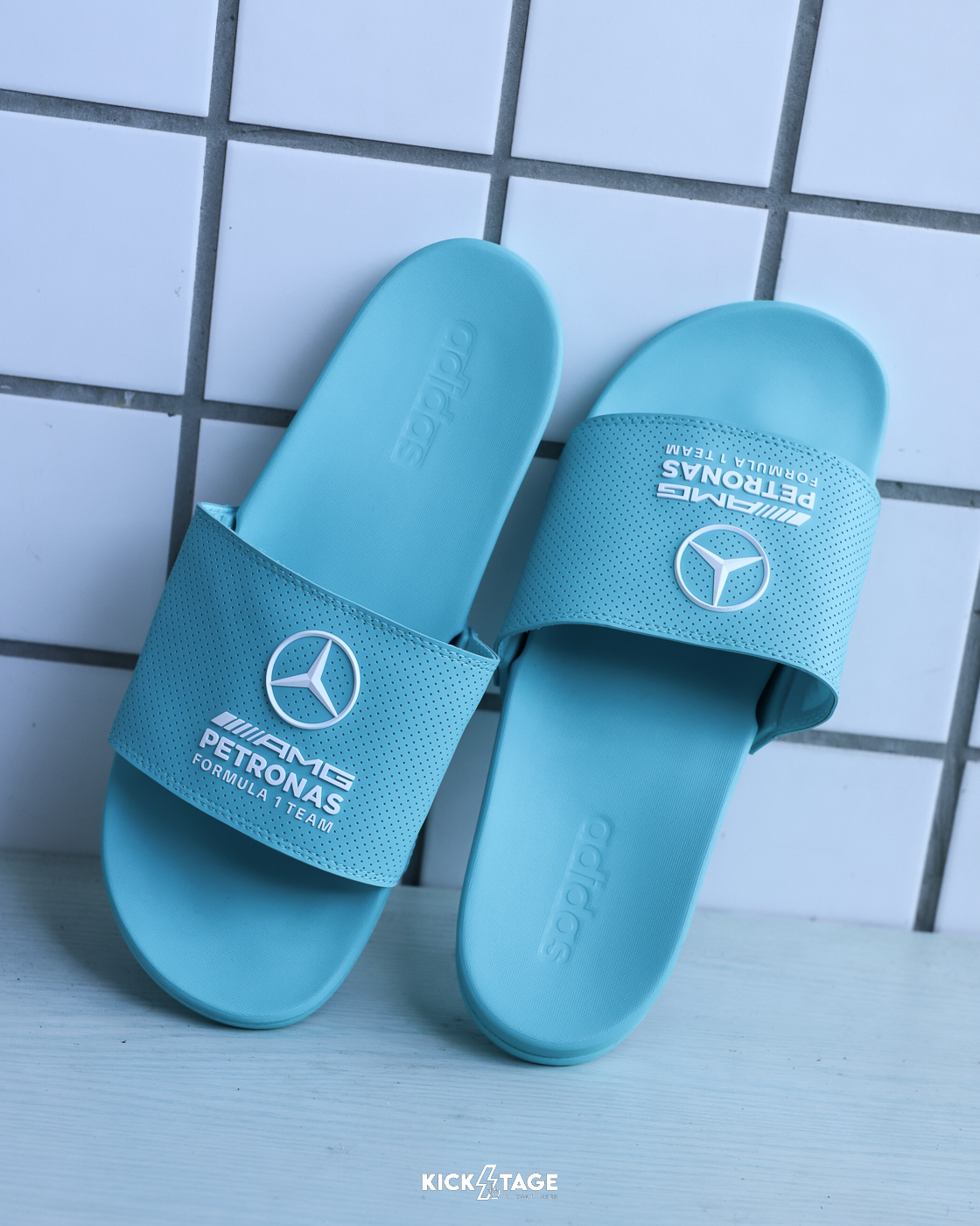 男女鞋 ADIDAS X MERCEDES AMG 薄荷綠 F1 賓士 賽車 聯名款 快乾 休閒 運動 涼拖鞋 拖鞋【KI6072】ADF1