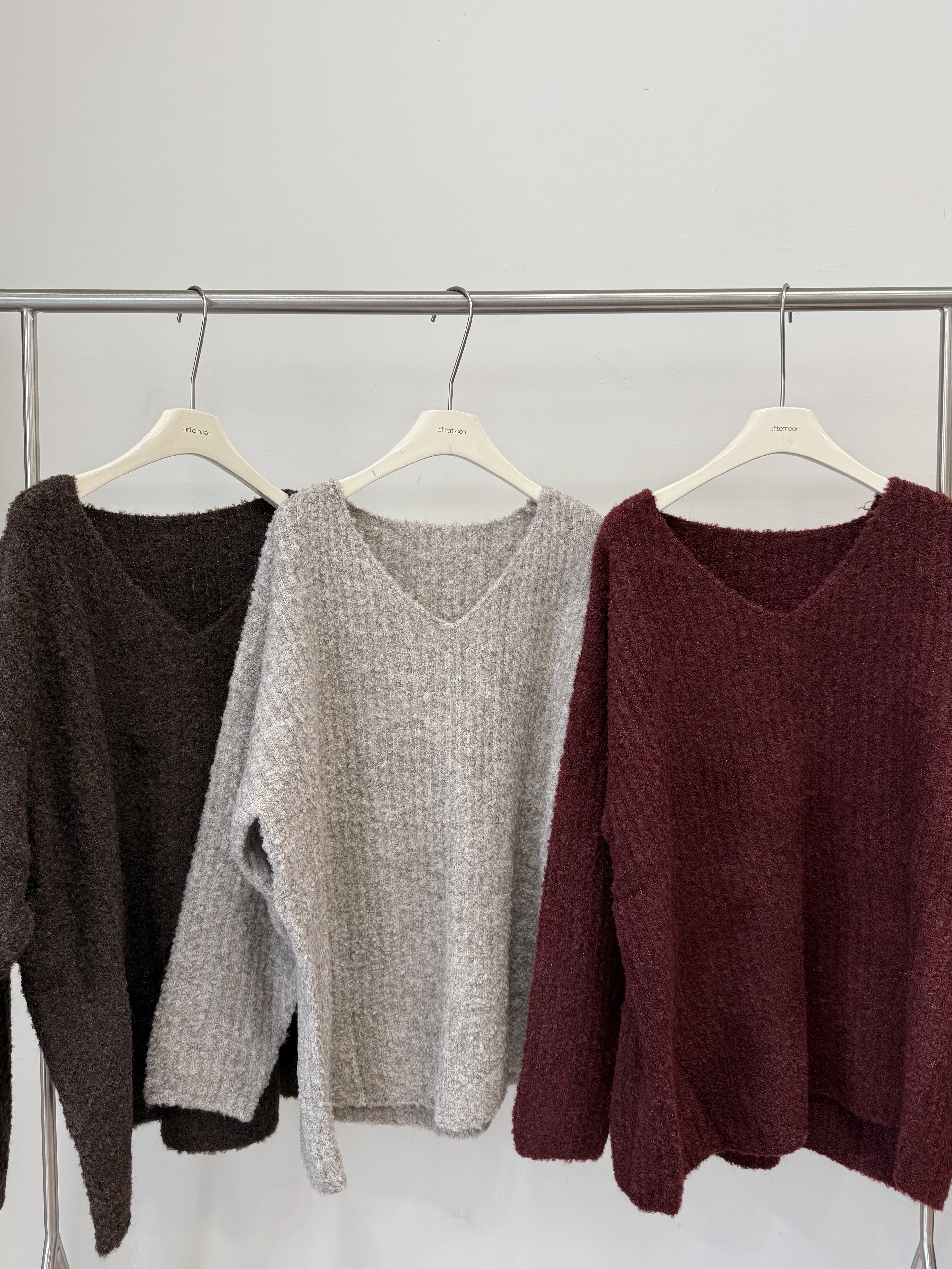 252 大V領坑條混色針織上衣