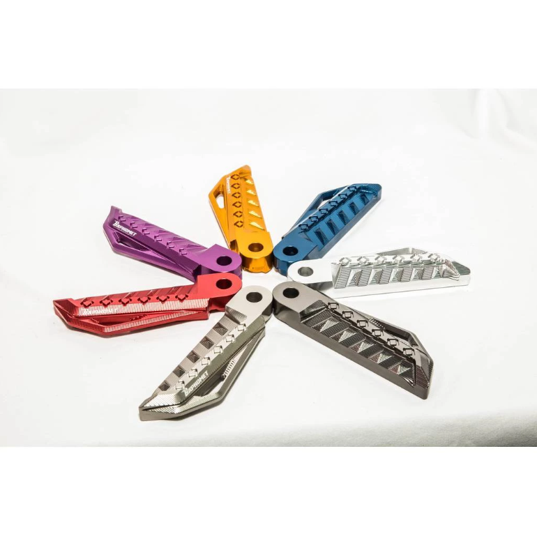 【巴風特 Bpahomet】 鋁合金陽極飛旋腳踏 SYM 黑曼巴 曼巴 MMBCU KRN 4MICA 新迪爵