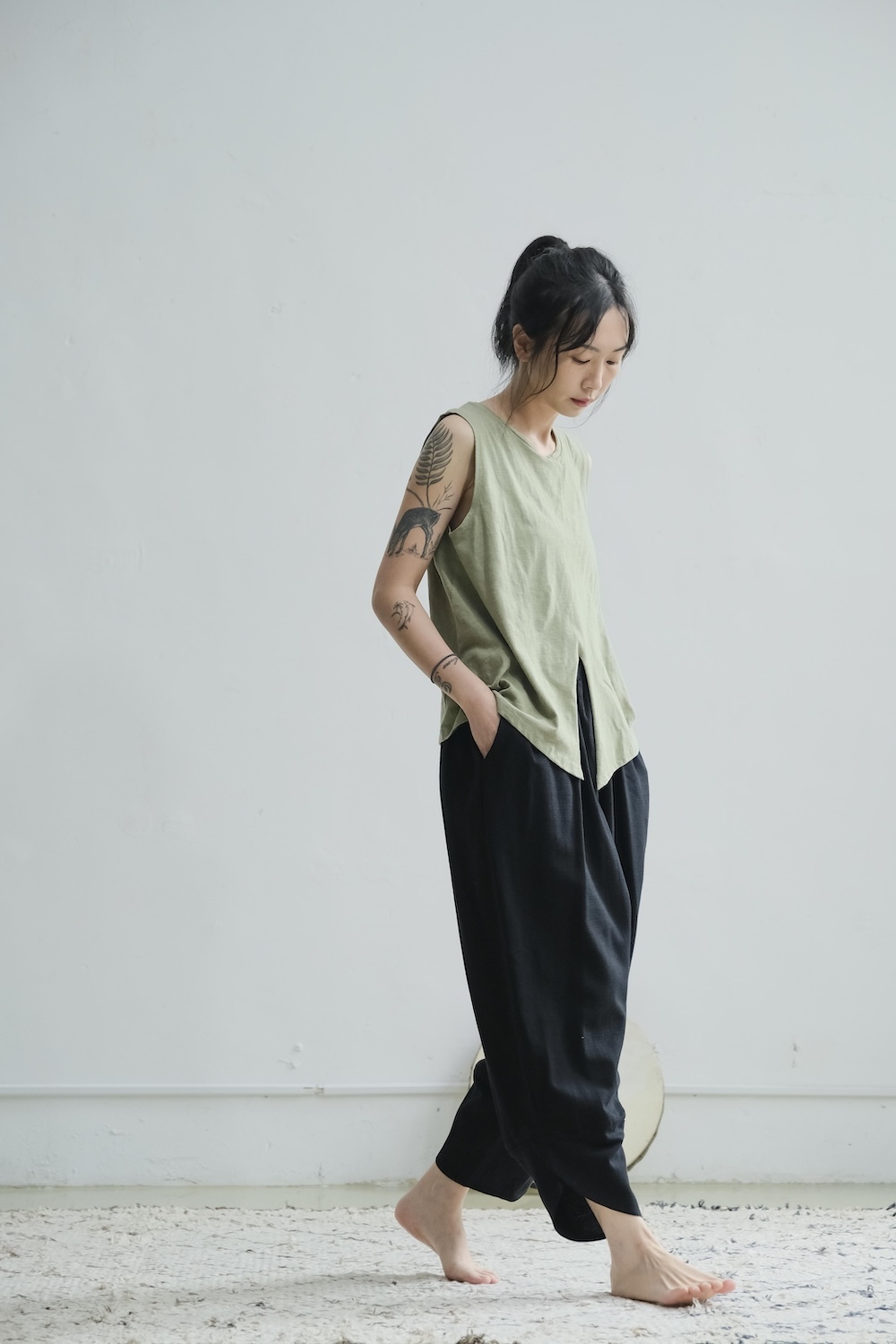 小開衩燈籠褲 / 礫紋布 黑
