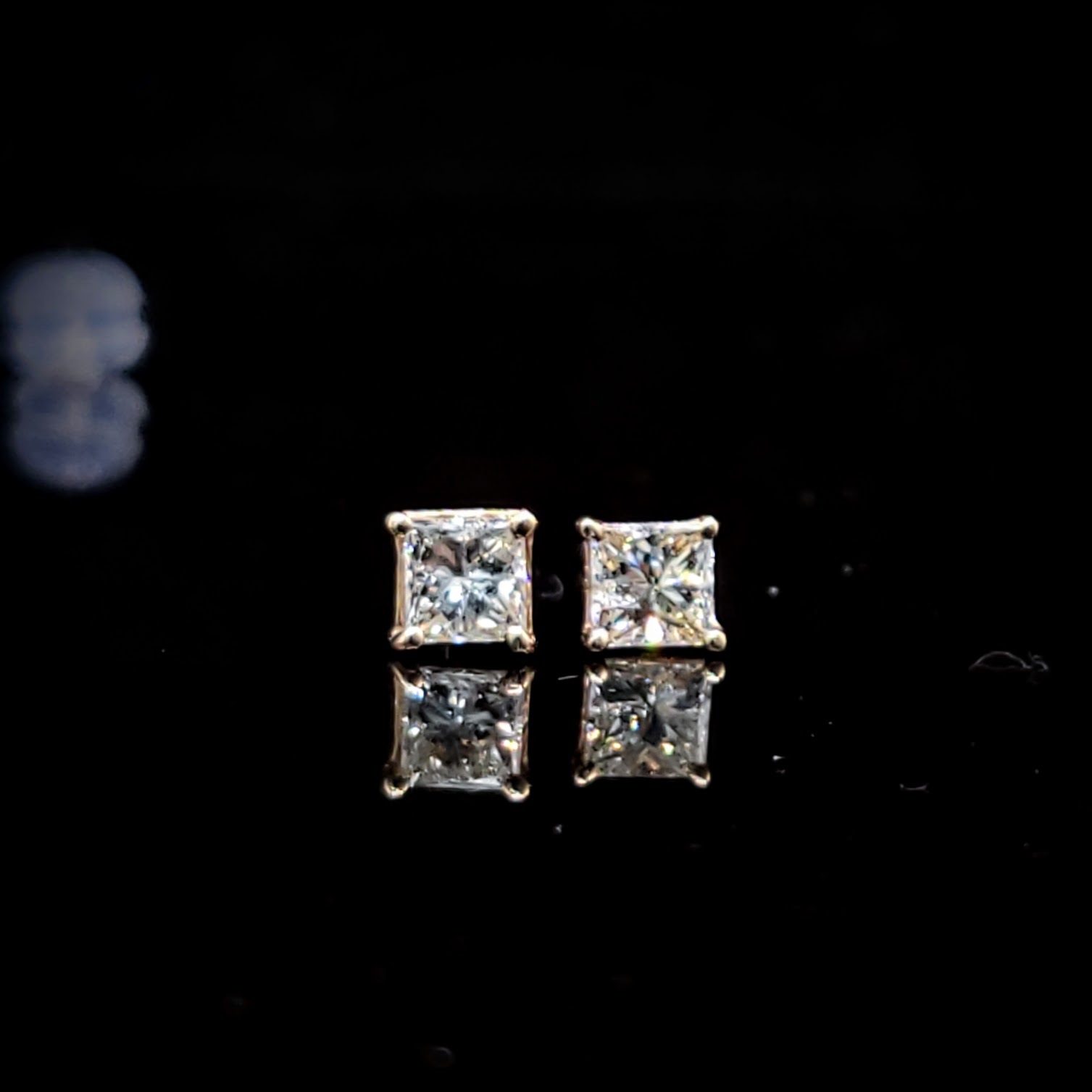 全新18K玫瑰金【主石63份方形鑽石】4爪耳環