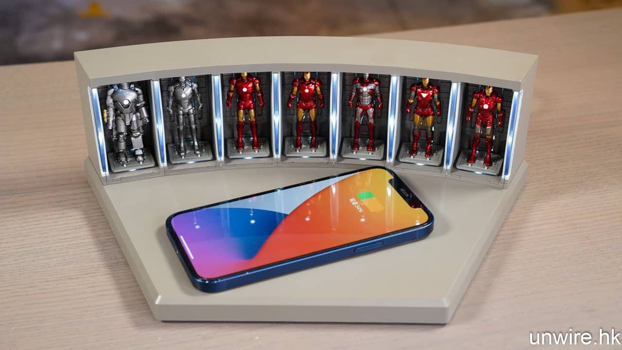 MARVEL香港行貨  👐🏻Iron Man 鋼鐵人格納庫👐🏻 【Hall of armor發光無線充電板📲】
