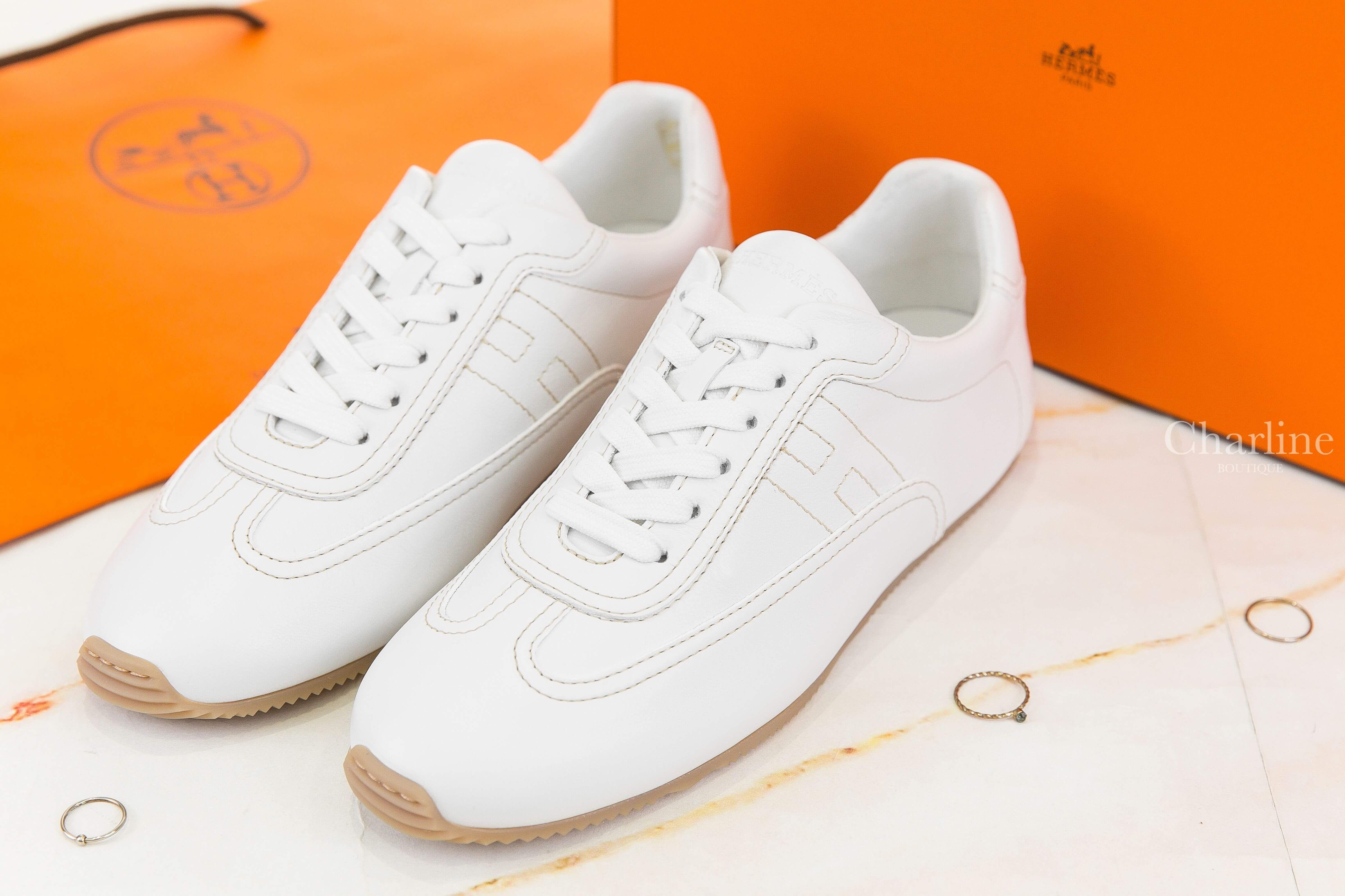 Hermès Master Sneaker 白色牛皮蜂蜜棕色縫線側邊H橡膠鞋底運動鞋-Charline Boutique 精品代購