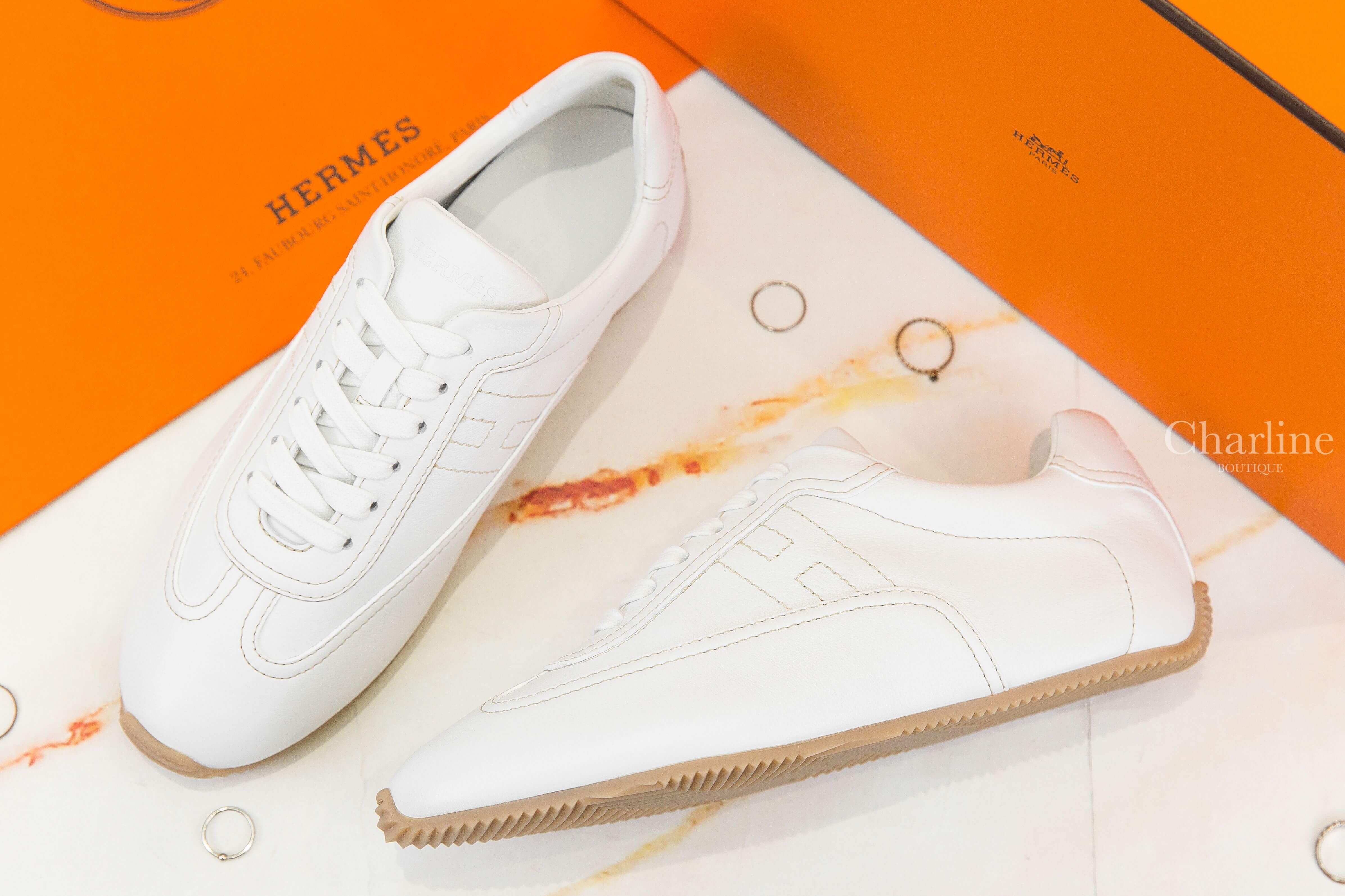 Hermès Master Sneaker 白色牛皮蜂蜜棕色縫線側邊H橡膠鞋底運動鞋-Charline Boutique 精品代購