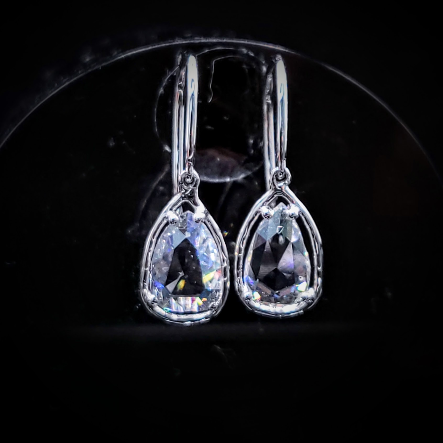 全新18K白金【主石80份梨形鑽石】吊耳環