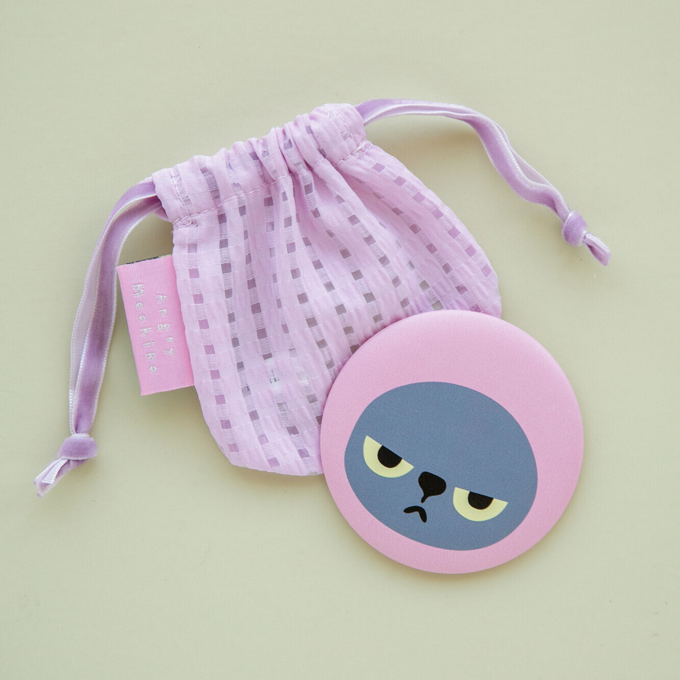 [Angry Machiko] 真知子鏡子配有可愛的格子抽繩袋