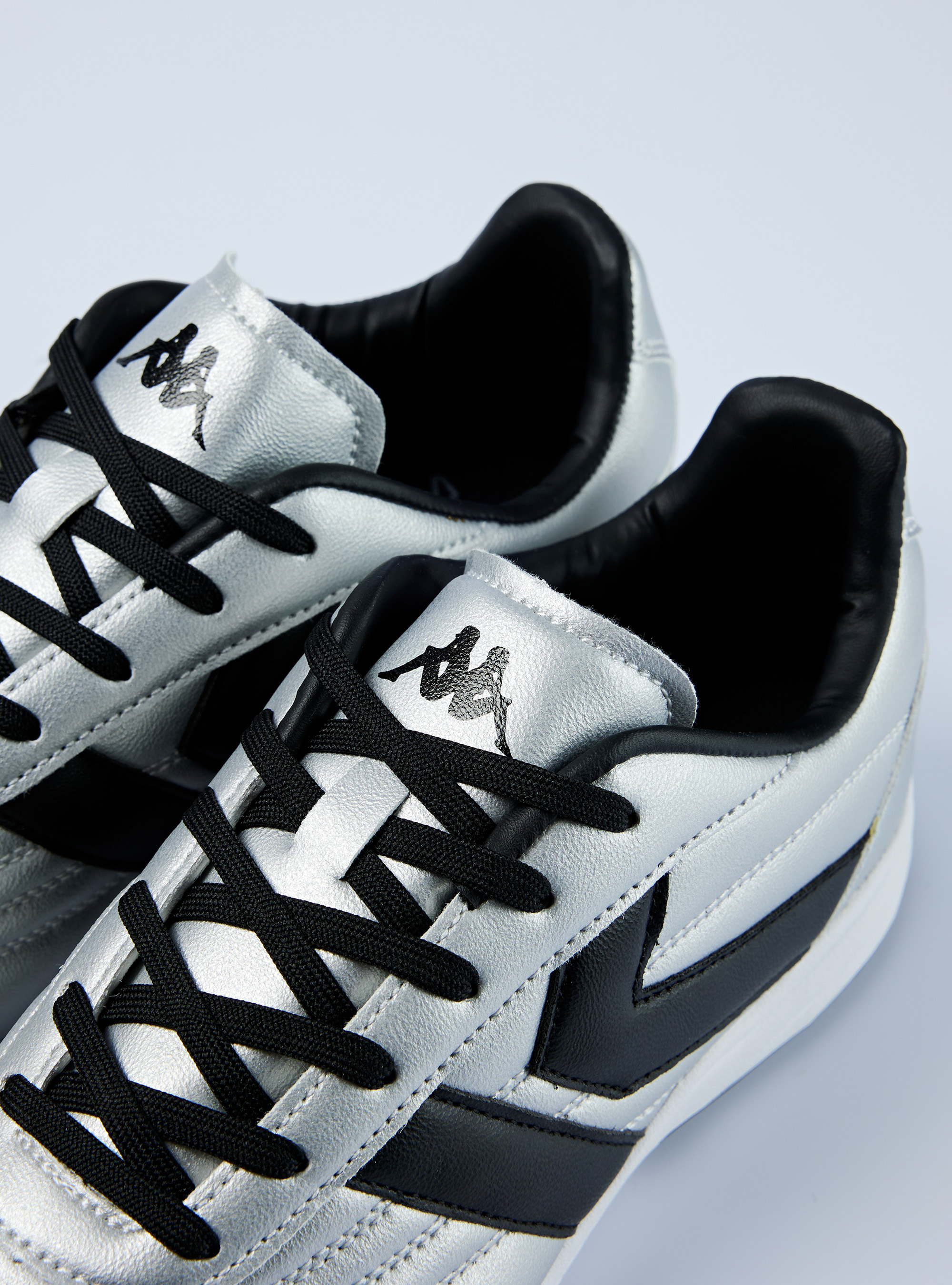 Kappa 精準控球室內運動鞋  (銀）