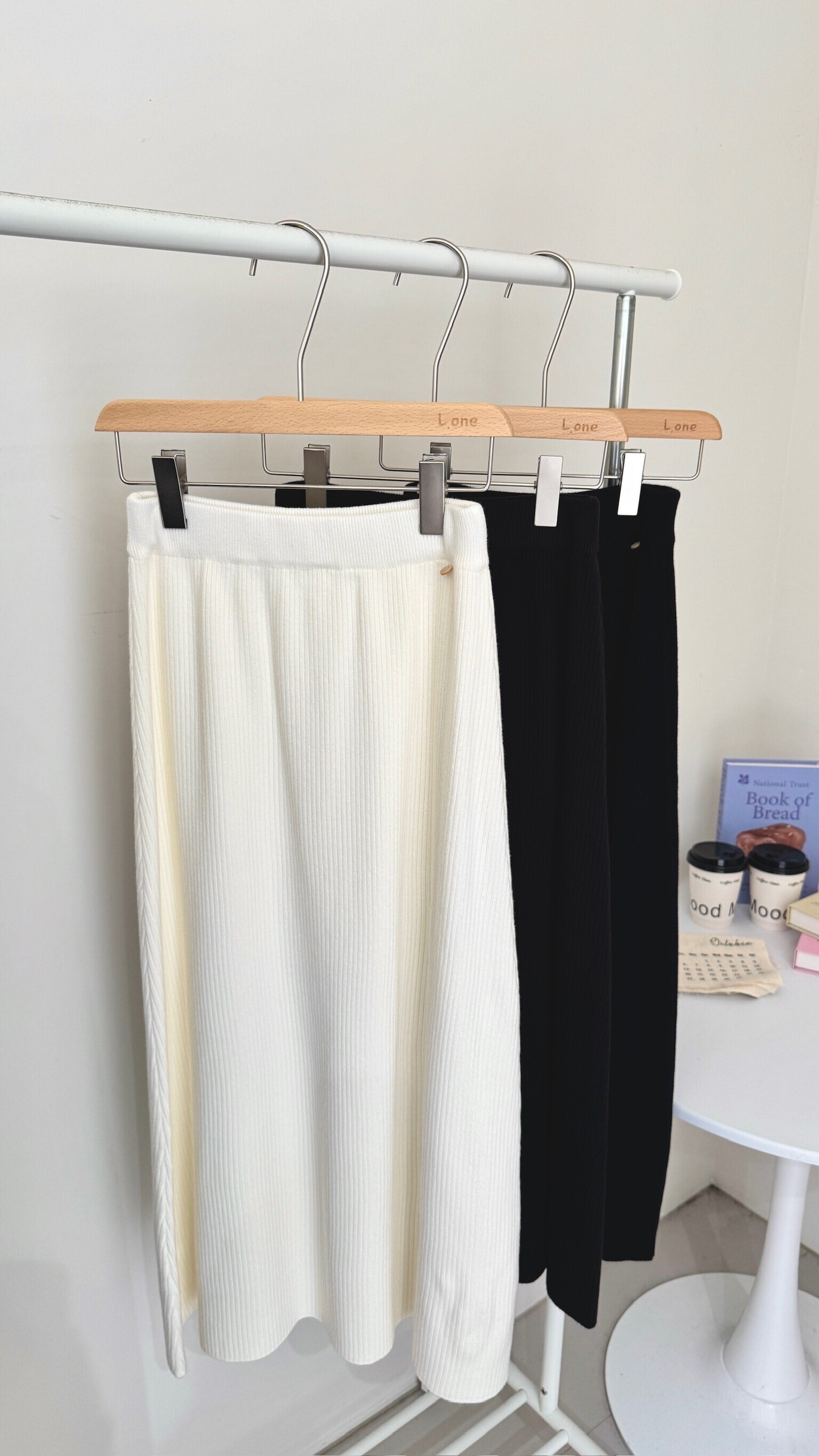 小釦針織中長裙