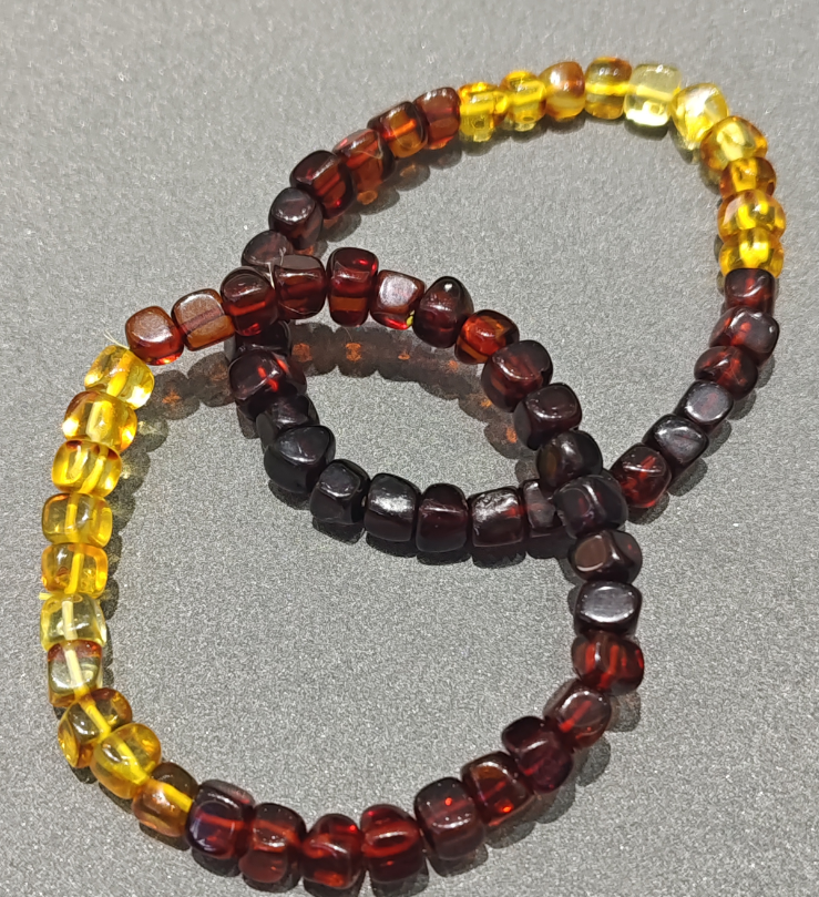 UZ010 B10 雙色方糖手串 血珀金珀：4.5mm 默認16CM手圍