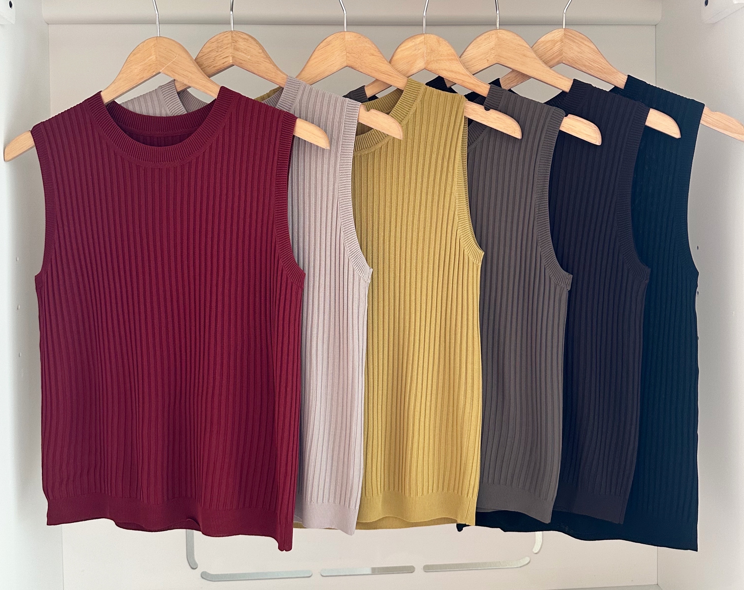 EMBOSSED STRIPED SINGLET