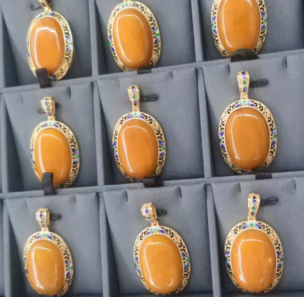 UZ026 B26 蜜蠟蛋面鑲嵌吊墜 蜜蠟：18*27mm 金屬：S925 送合金項鍊