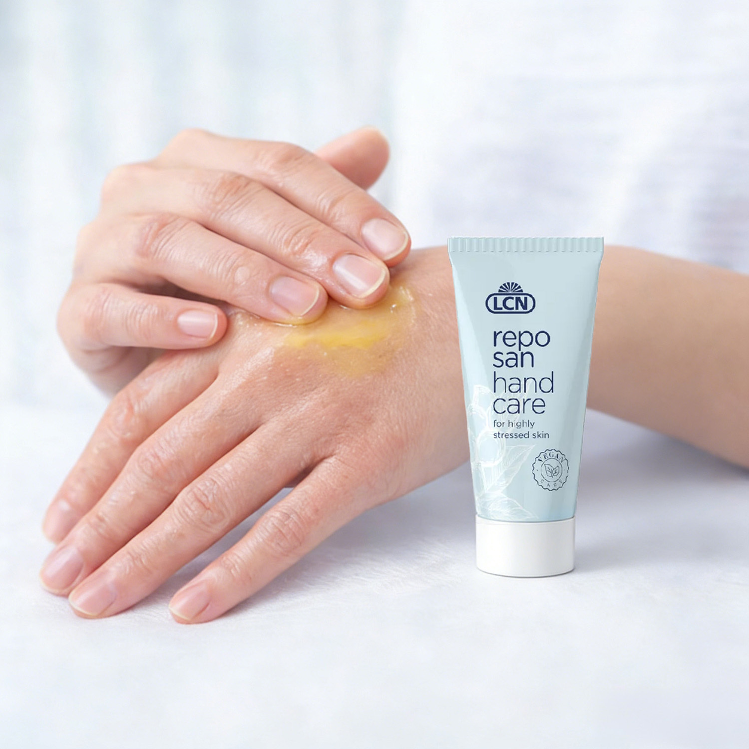 LCN 舒緩防炎修護手霜 (主婦手、敏感乾燥肌膚), 30ML