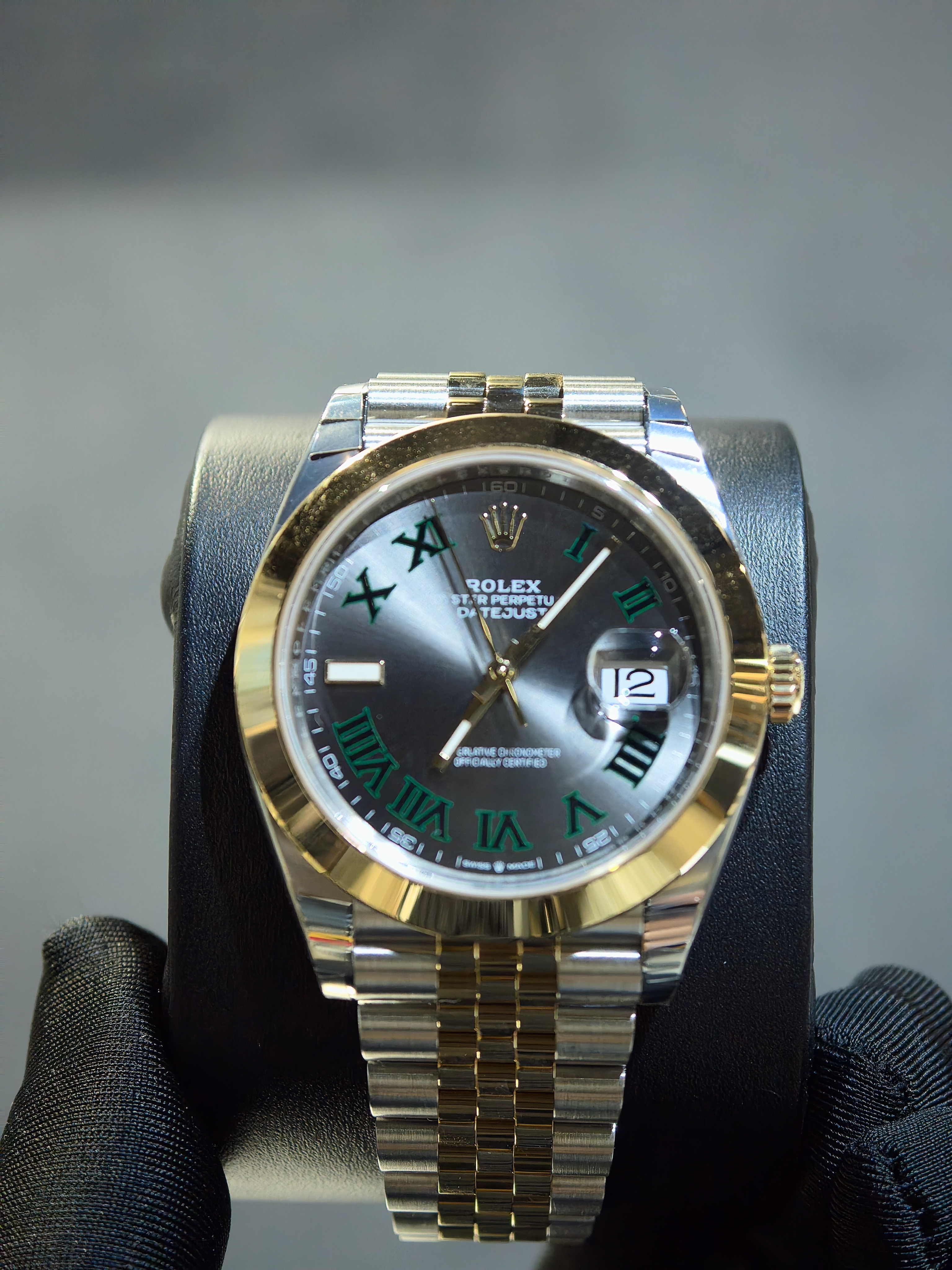 BRAND NEW ROLEX 126303-0020 ROMAN GREY DIAL GOLD OYSTERSTEEL DATEJUST 41 OYSTER JUBILEE STRAP 41MM full sticker