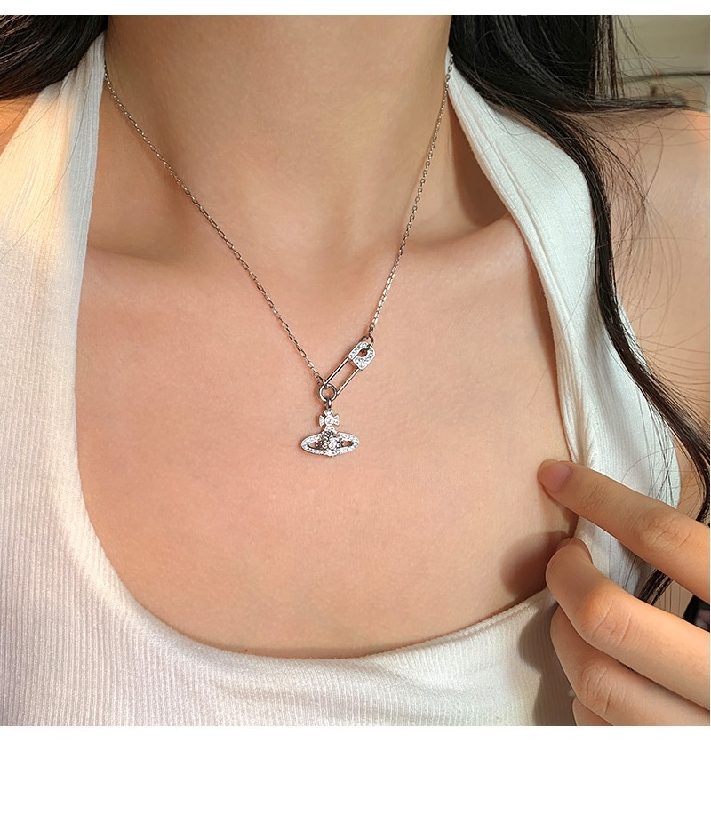 叛逆安娜 水鑽別針土星項鍊