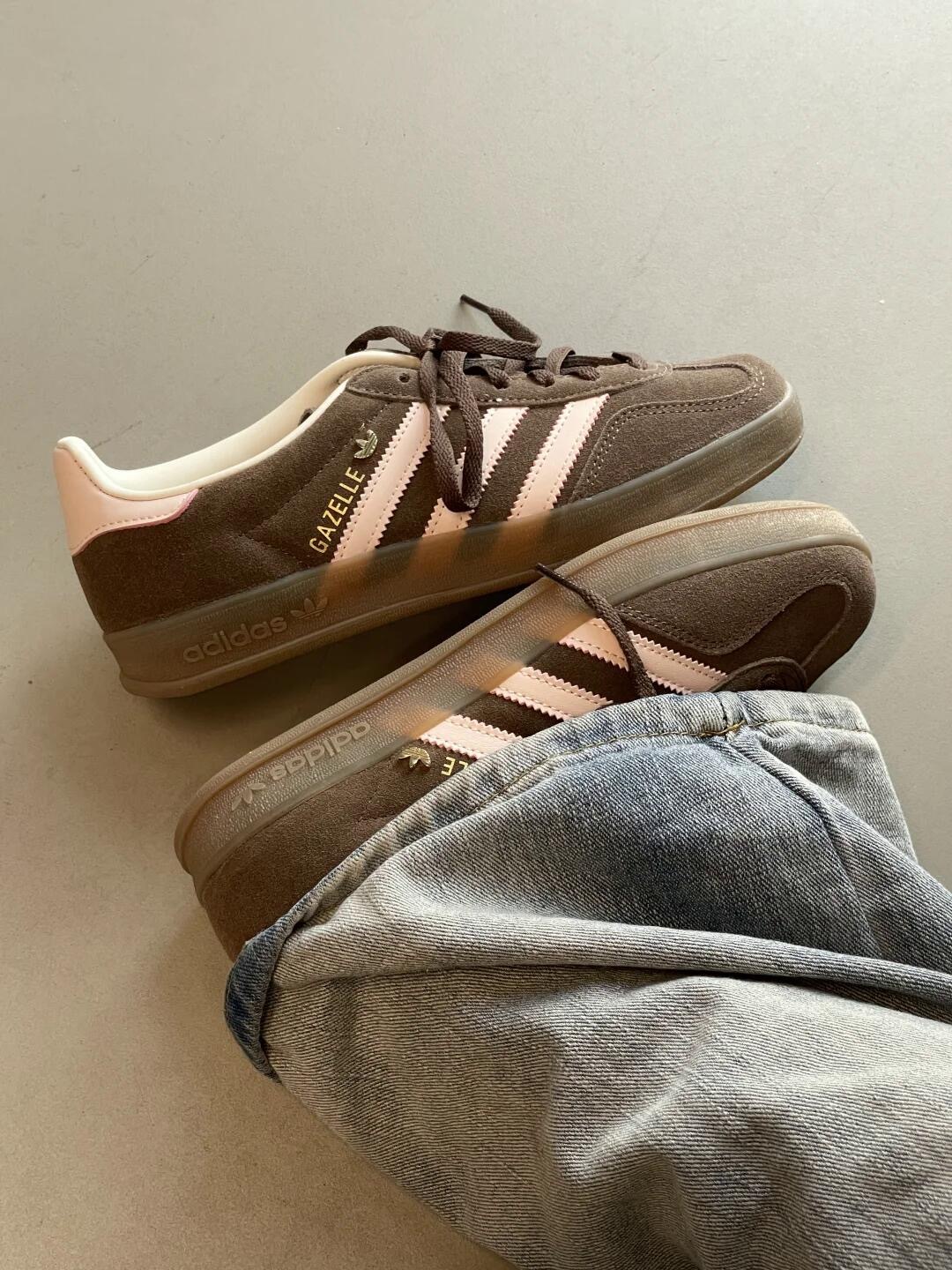 【預購】Adidas Gazelle Indoor 三葉草 立體小標 莓果布朗尼 JR2431