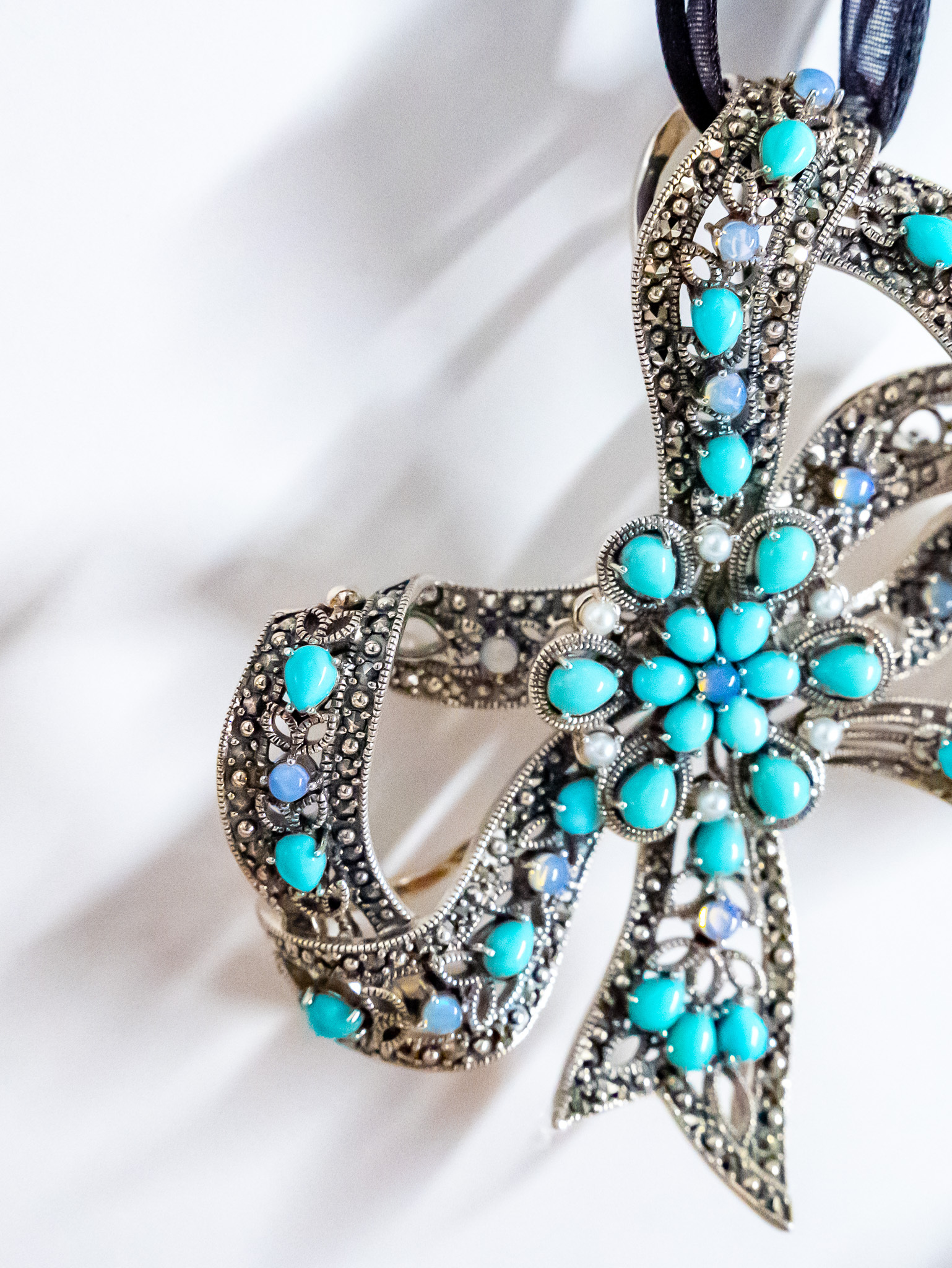 綠松石閃亮蛋白石胸墜