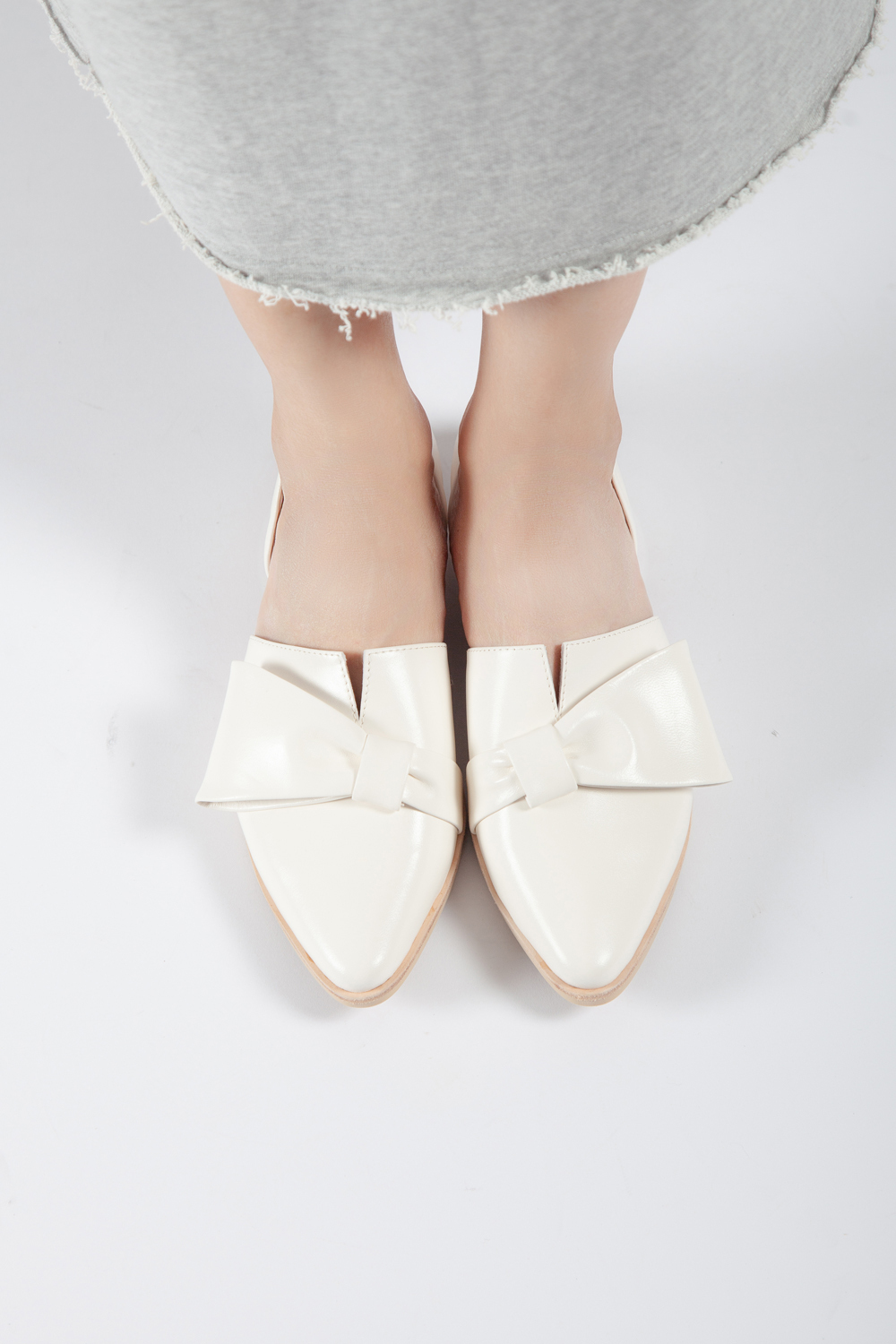 Half Bow Dorsay 真皮尖頭平底鞋