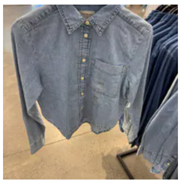 [S] CALVIN KLEIN LIGHT DENIM CROPPED RELAXED BUTTON DOWN SHIRT, SP47617970-47D792G450 (SCK814)