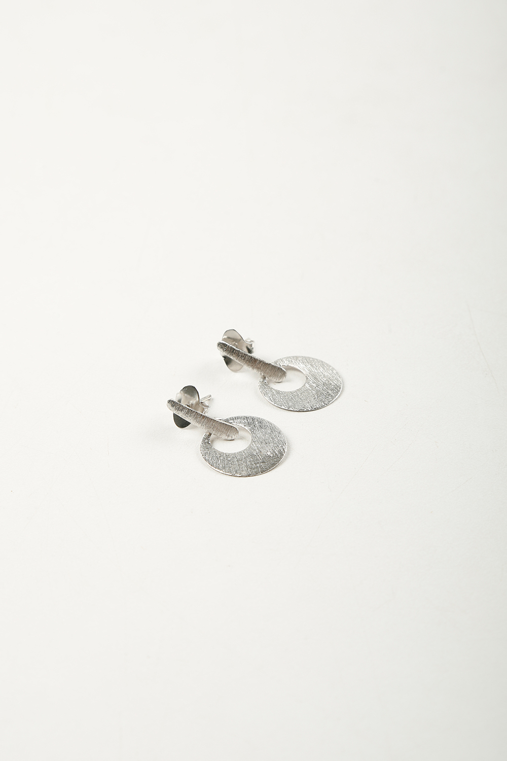 Leila Small 幾何圓環耳環