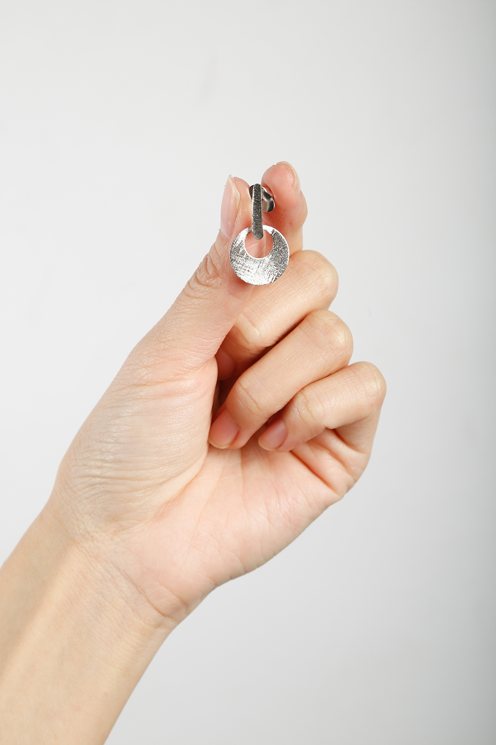 Leila Small 幾何圓環耳環