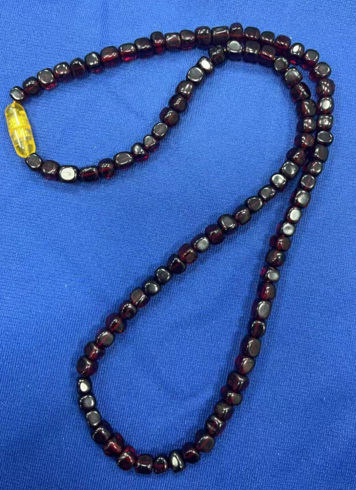 UZ043 B43 血珀方粒項鍊 琥珀：4-5+ 總長48CM