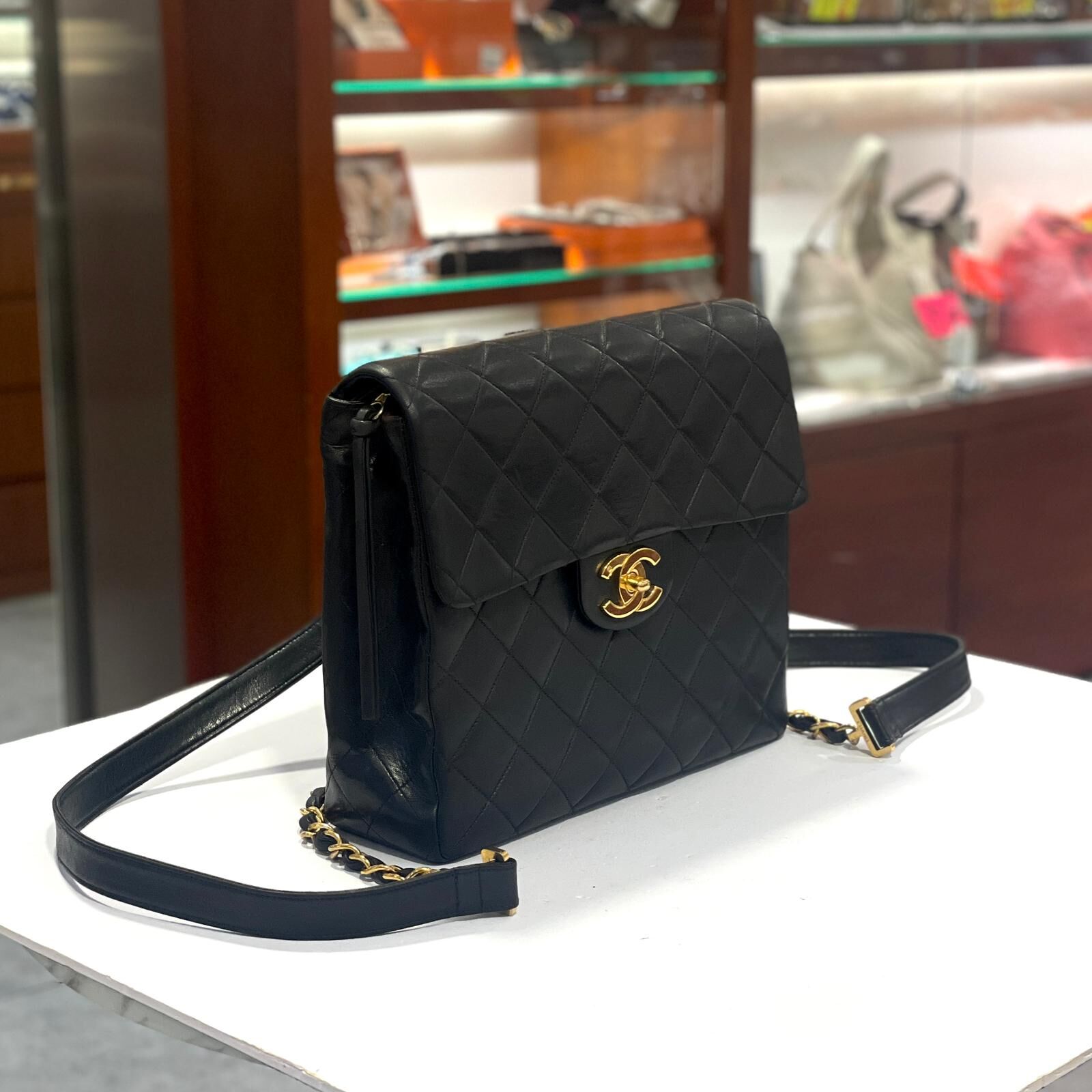 98%NEW二手CHANEL VINTAGE BACKPACK 黑色羊皮金扣 香奈兒背囊, 小香中古背包, #香榭站正品