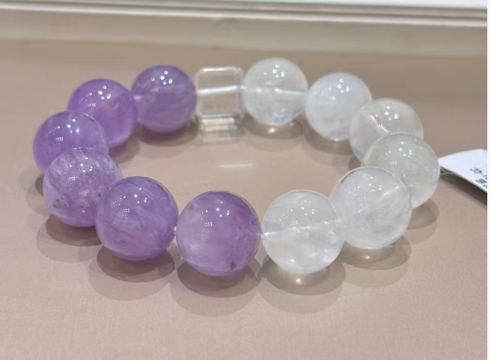 JY229-50901-GC 紫兔毛白幽靈串 (Q70)