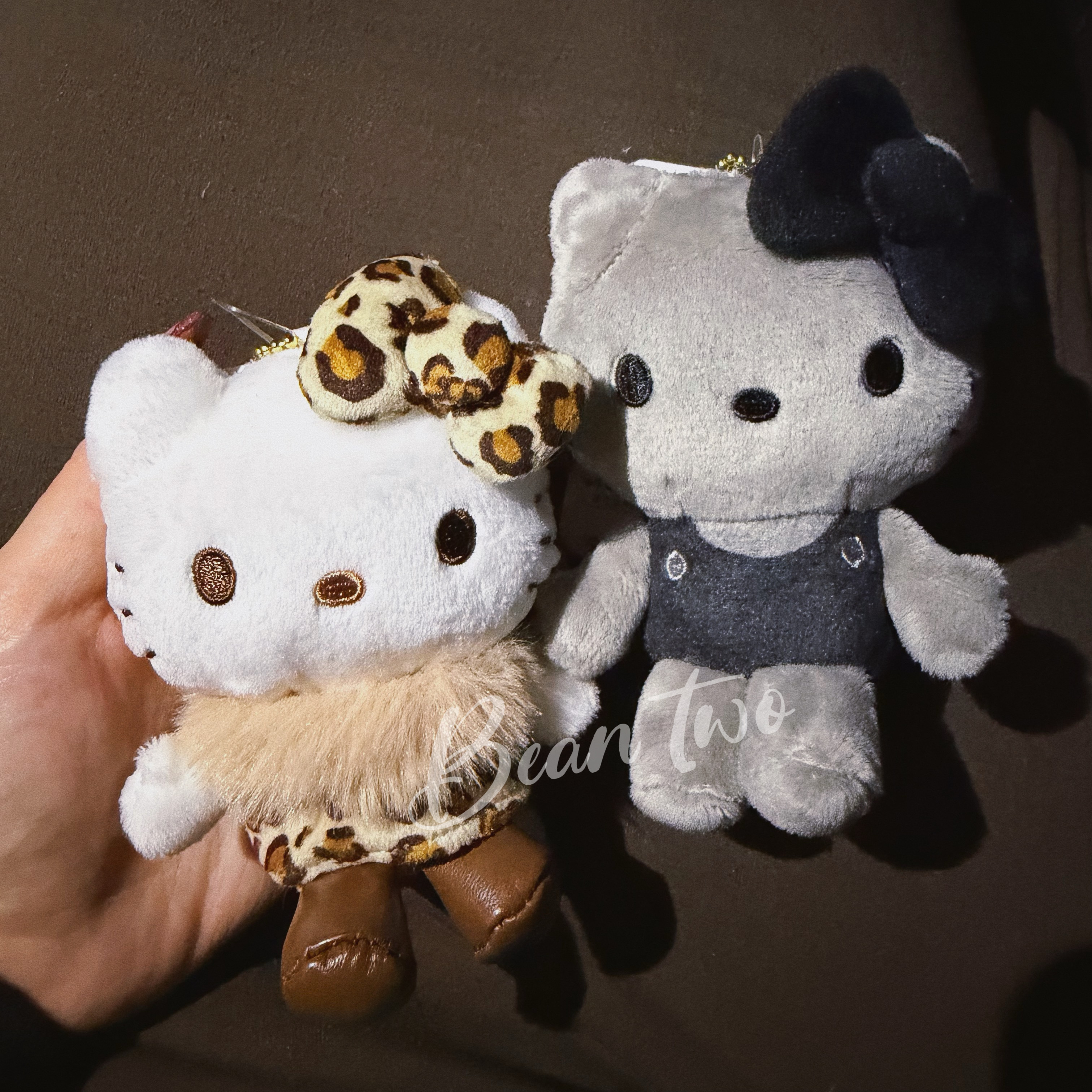 🇯🇵芝麻糊/漂亮小姊姊豹紋Kitty吊飾