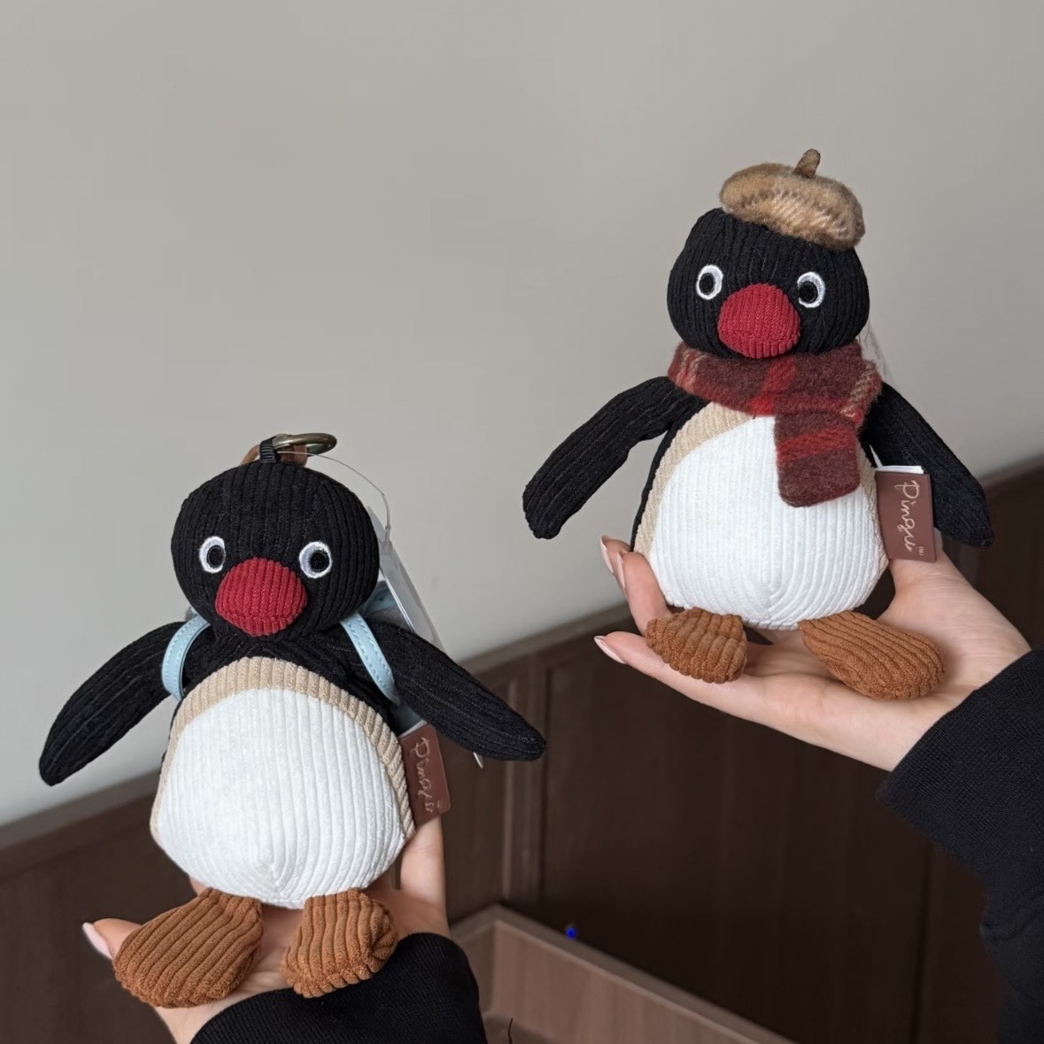 KTQ STORE ‧ PINGU 企鵝家族 正版授權 45周年復古燈心絨系列 吊飾 娃娃 3款