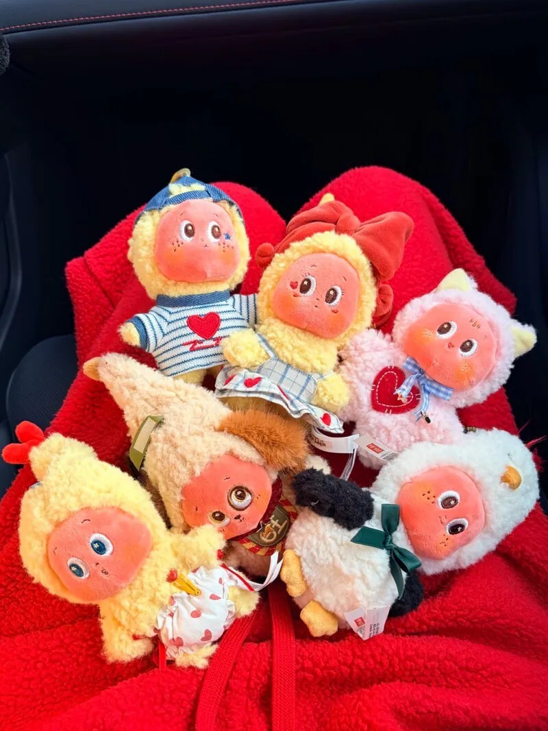 iSNEAKERS｜泡泡瑪特 POPMART Twinkle Twinkle 星星人 怦然心動系列 毛絨吊飾 盲盒 6+2隱藏款