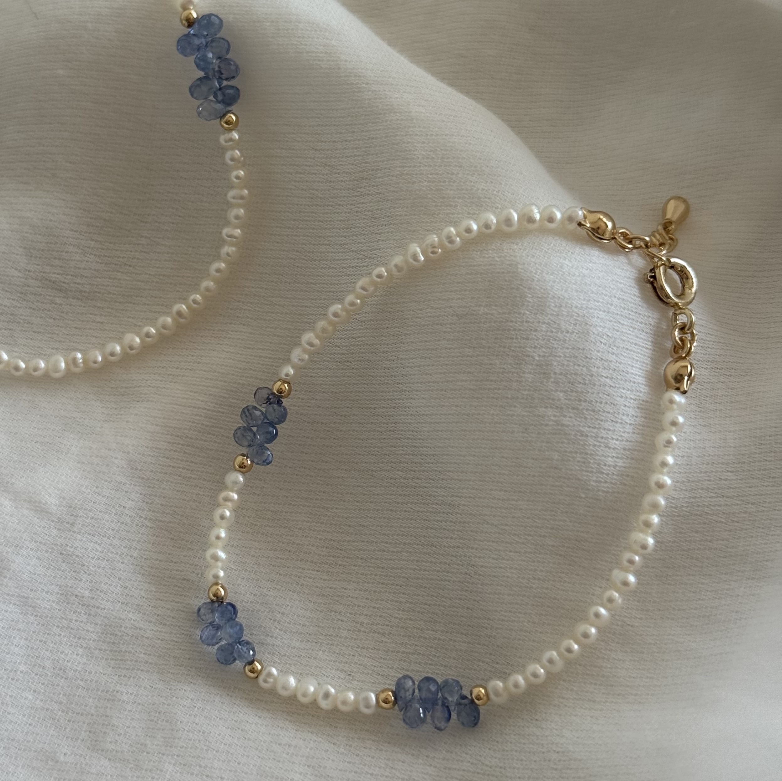 Crystal Blue Sapphire｜澄藍微光 三段藍寶石珍珠手鏈