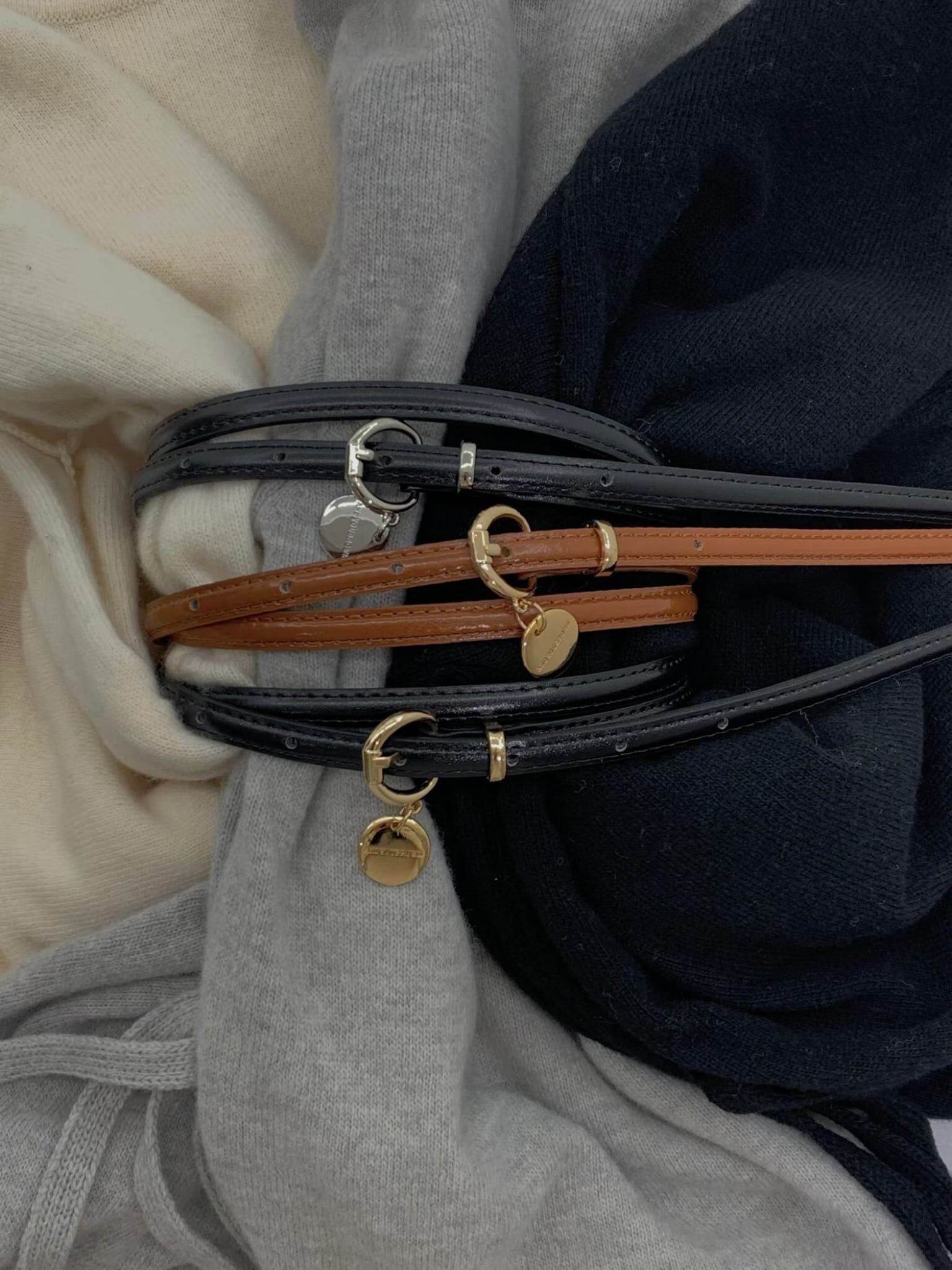 AY5203 圓扣Logo細皮帶 *特價* (充值購物金不適用)