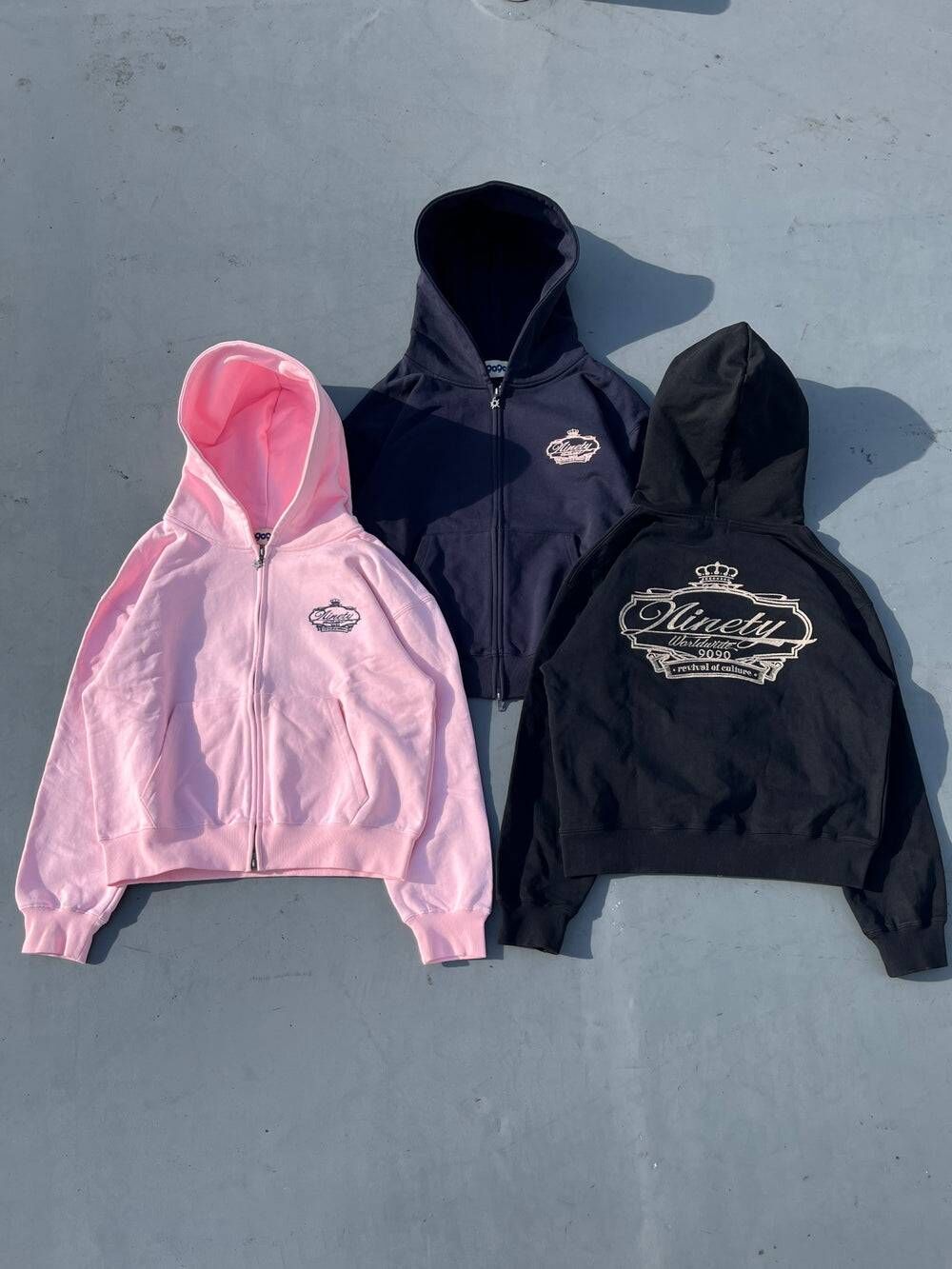 【9090】0207 發售 Crown Logo Zip Hoodie