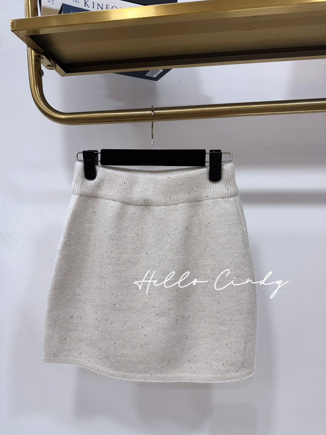 B02019 肉肉女孩可以穿的白色珍珠針織短裙